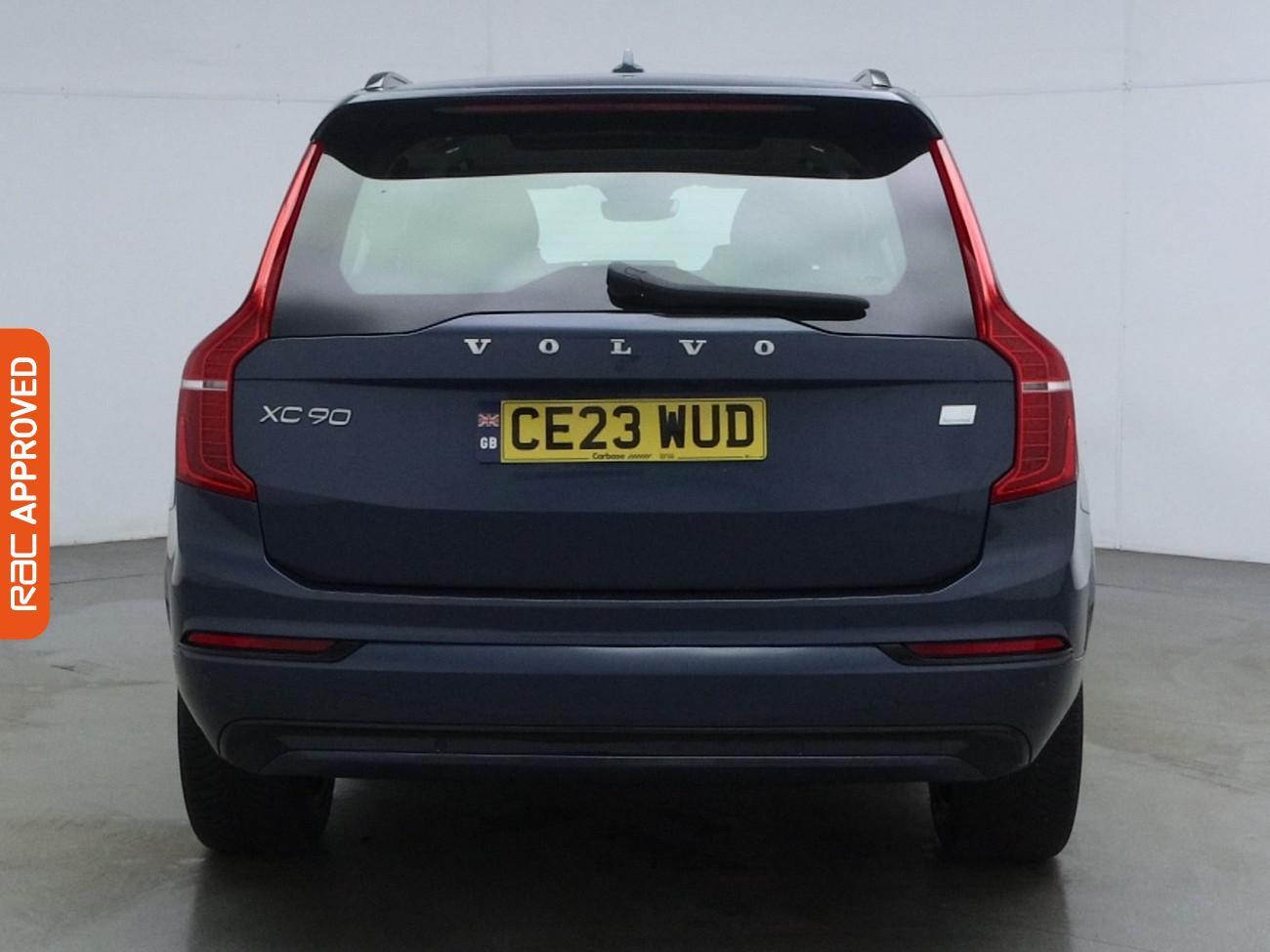 Volvo XC90 view 9
