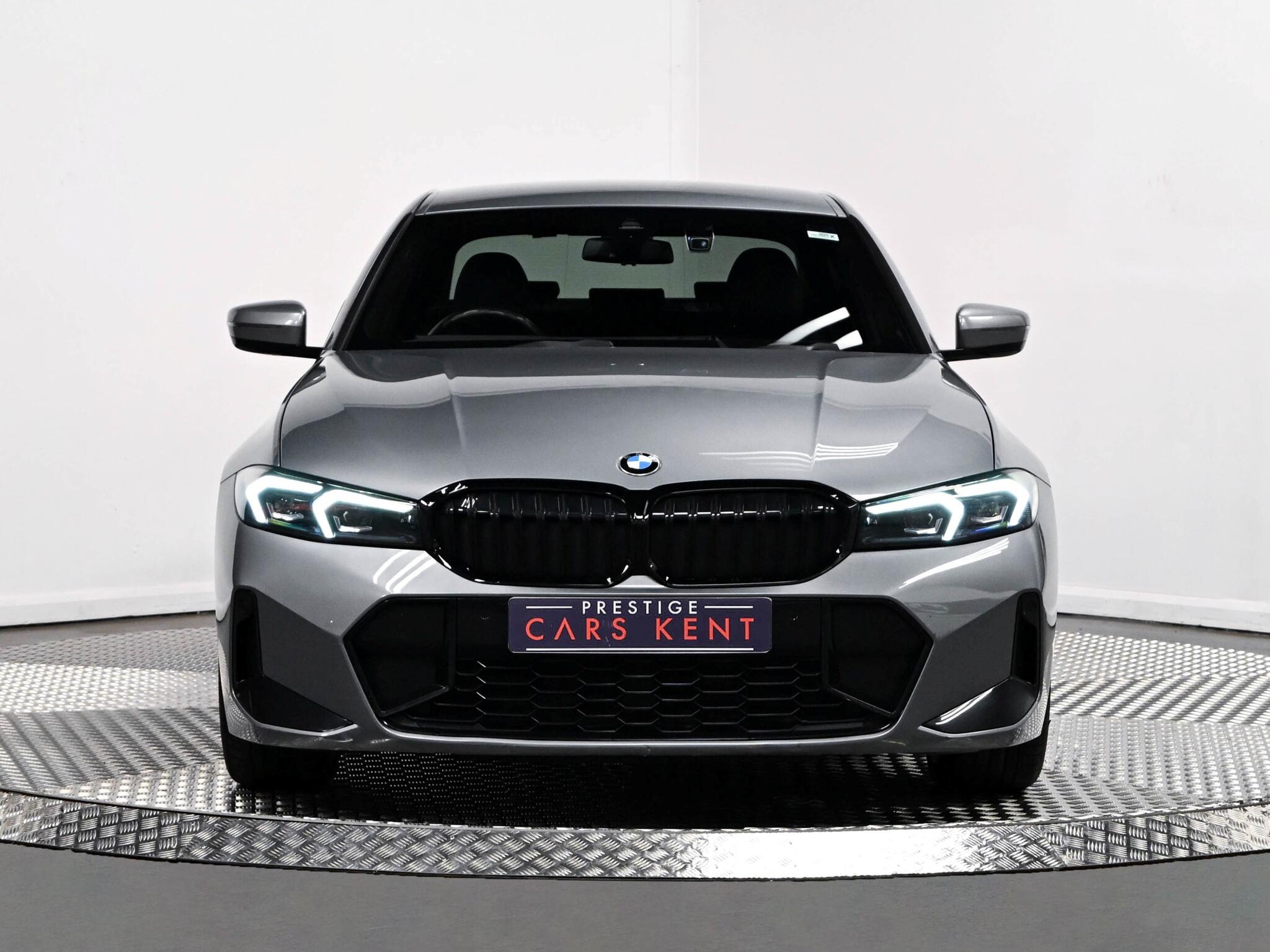 BMW 3 Series view 19