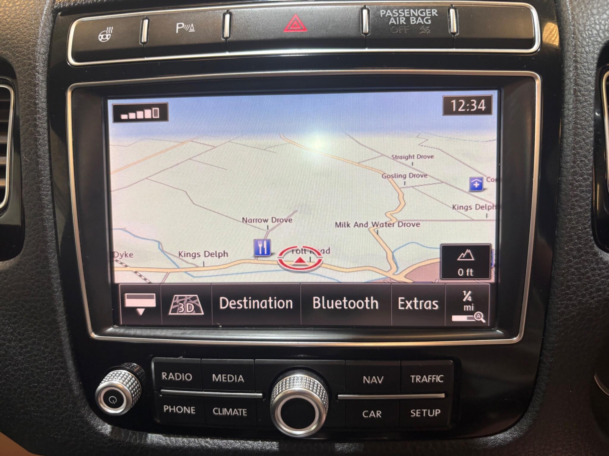 Volkswagen Touareg view 7
