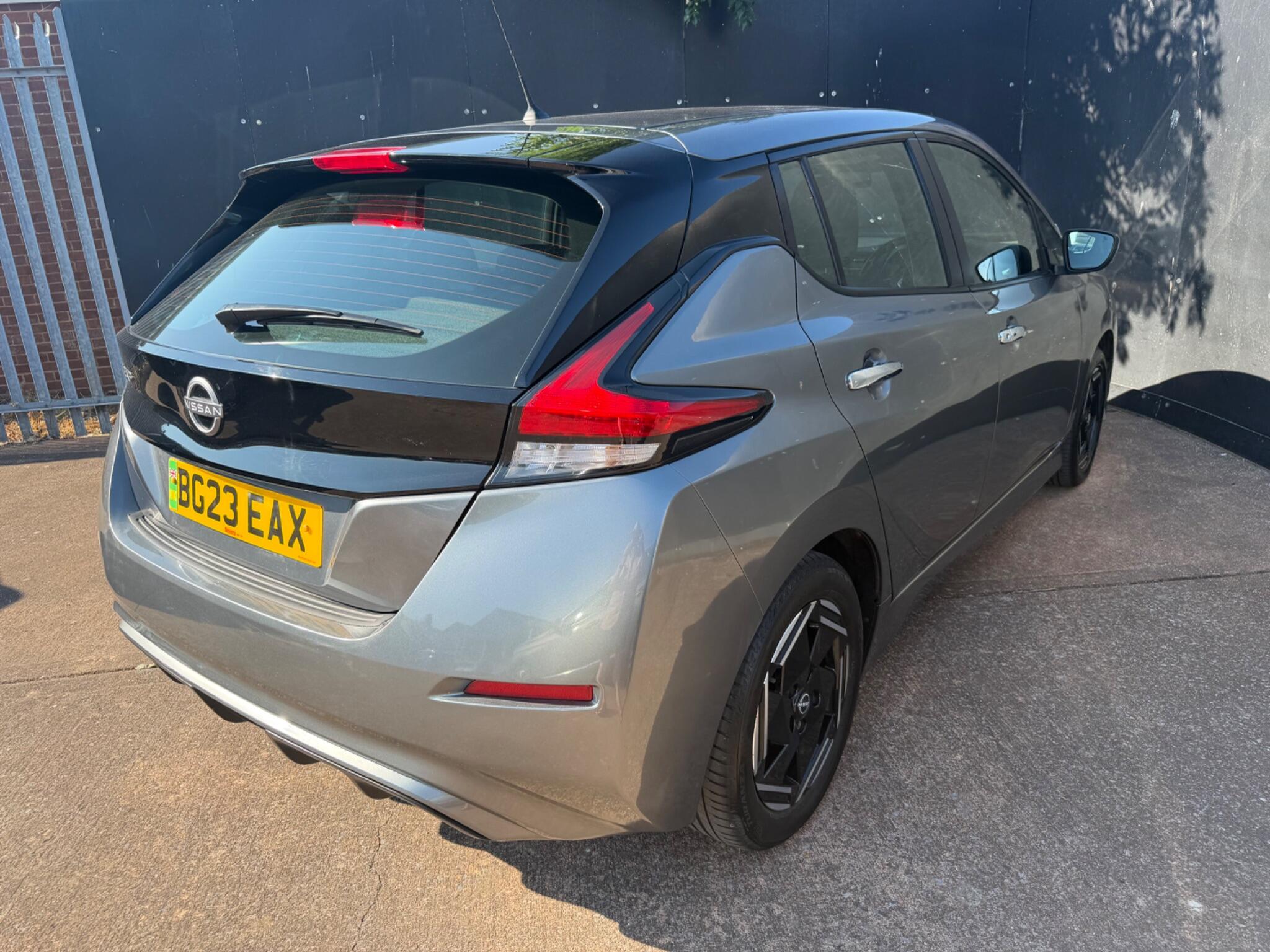 Nissan Leaf view 6