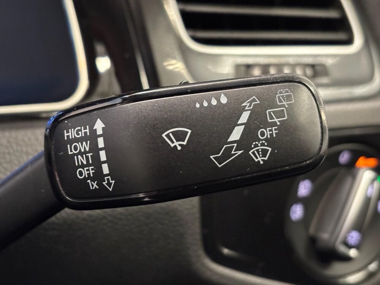 Volkswagen Golf view 37