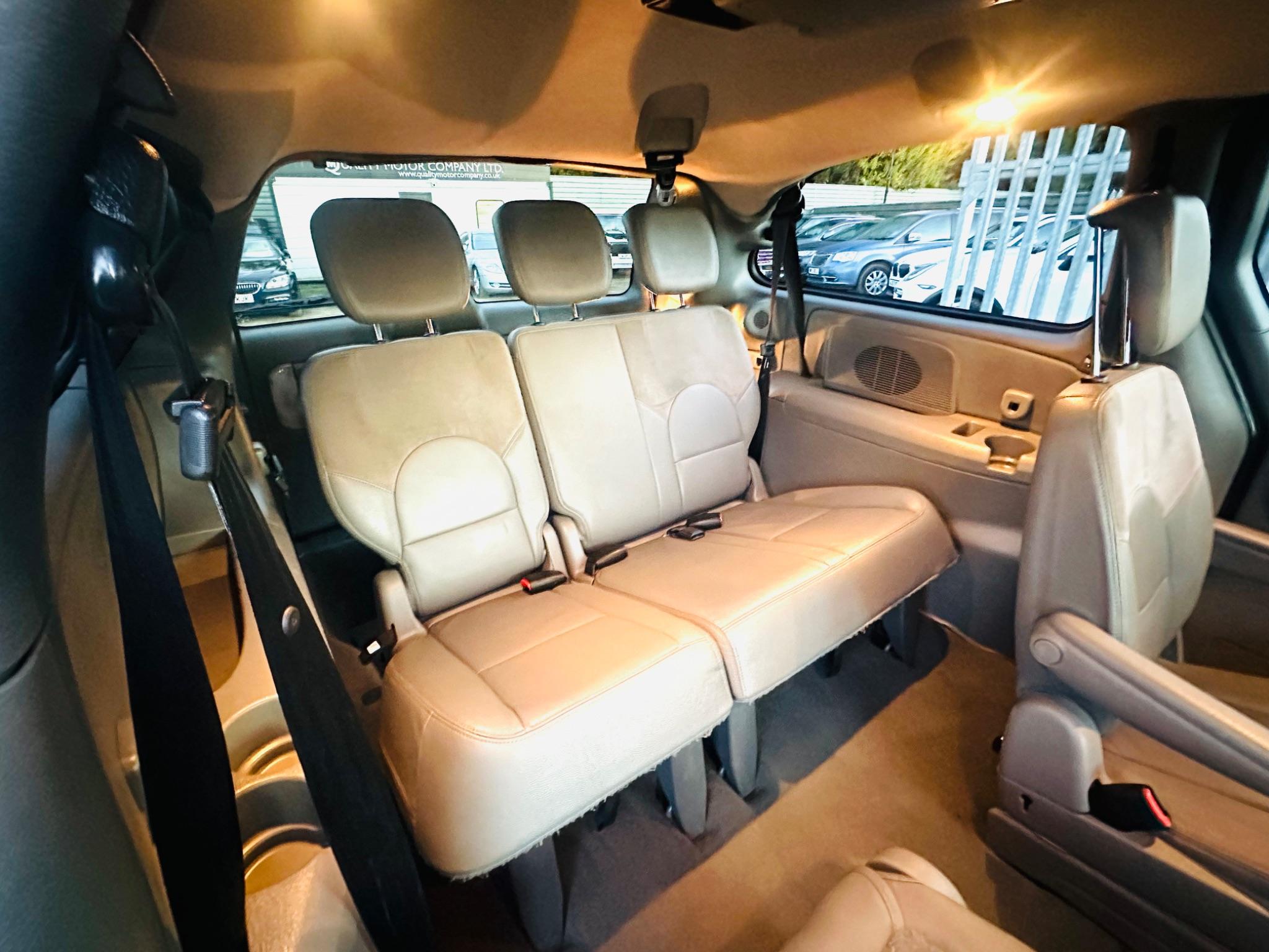 Chrysler Grand Voyager view 5