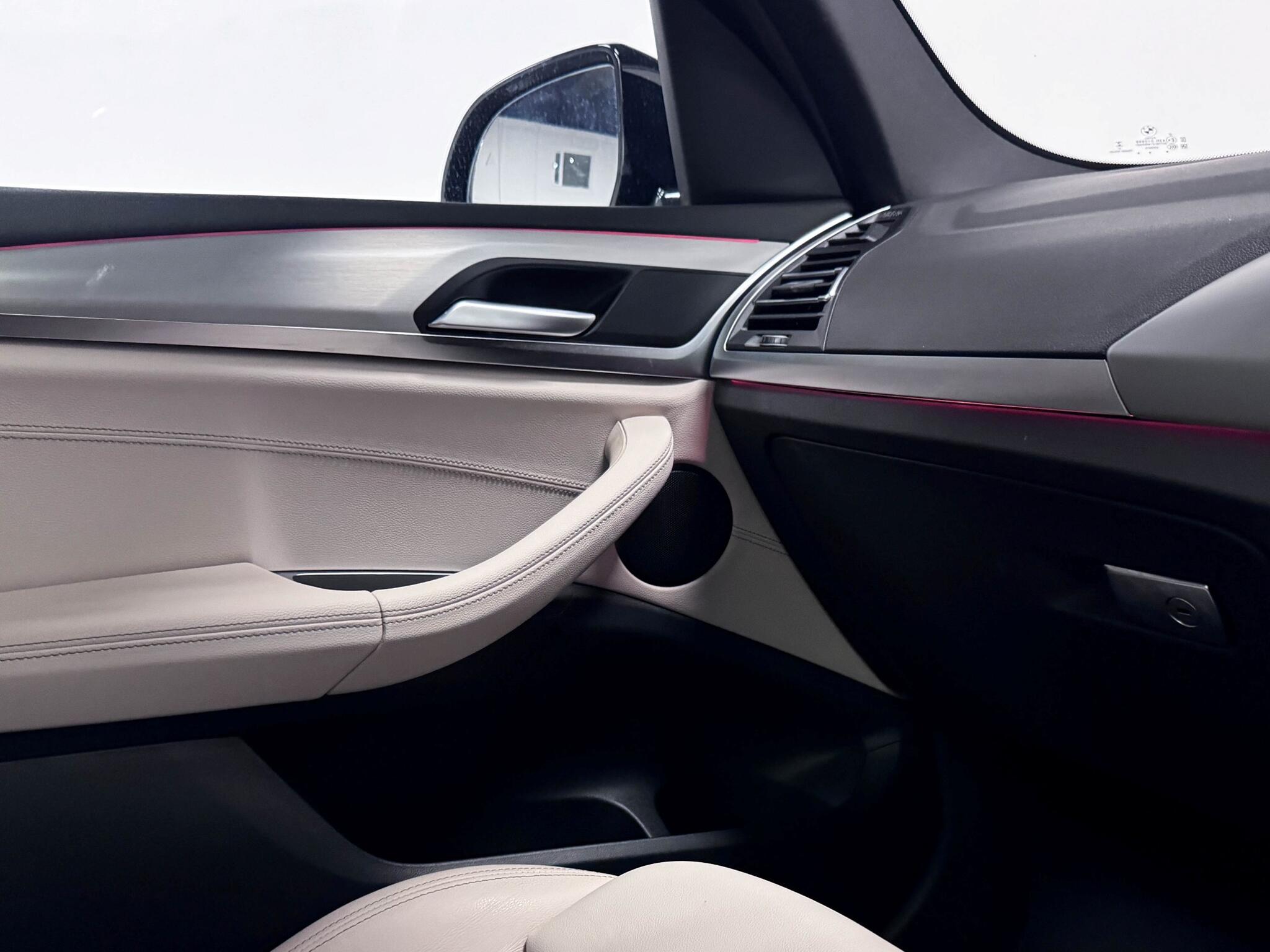 BMW X3 view 32