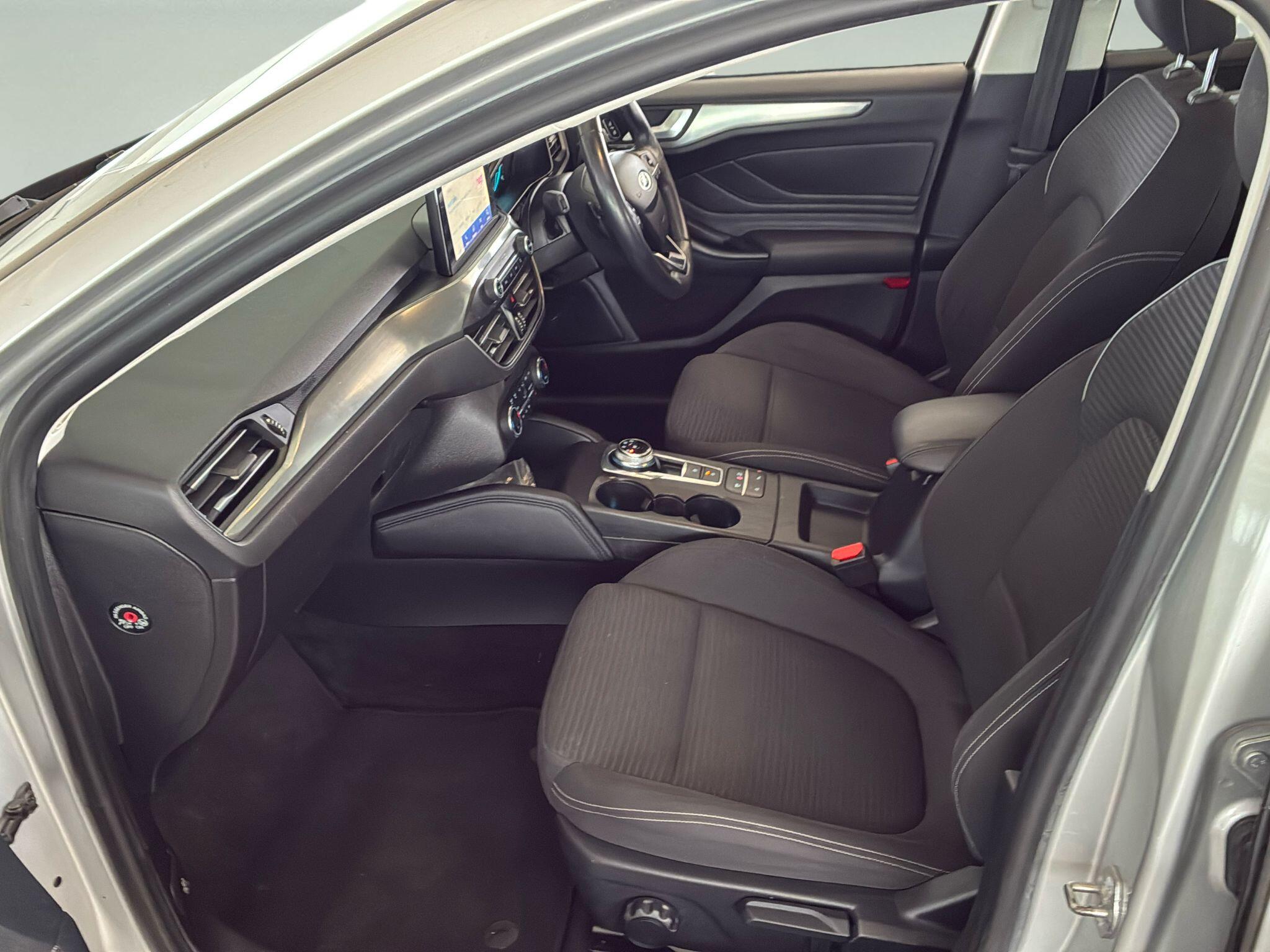 Ford Focus view 7