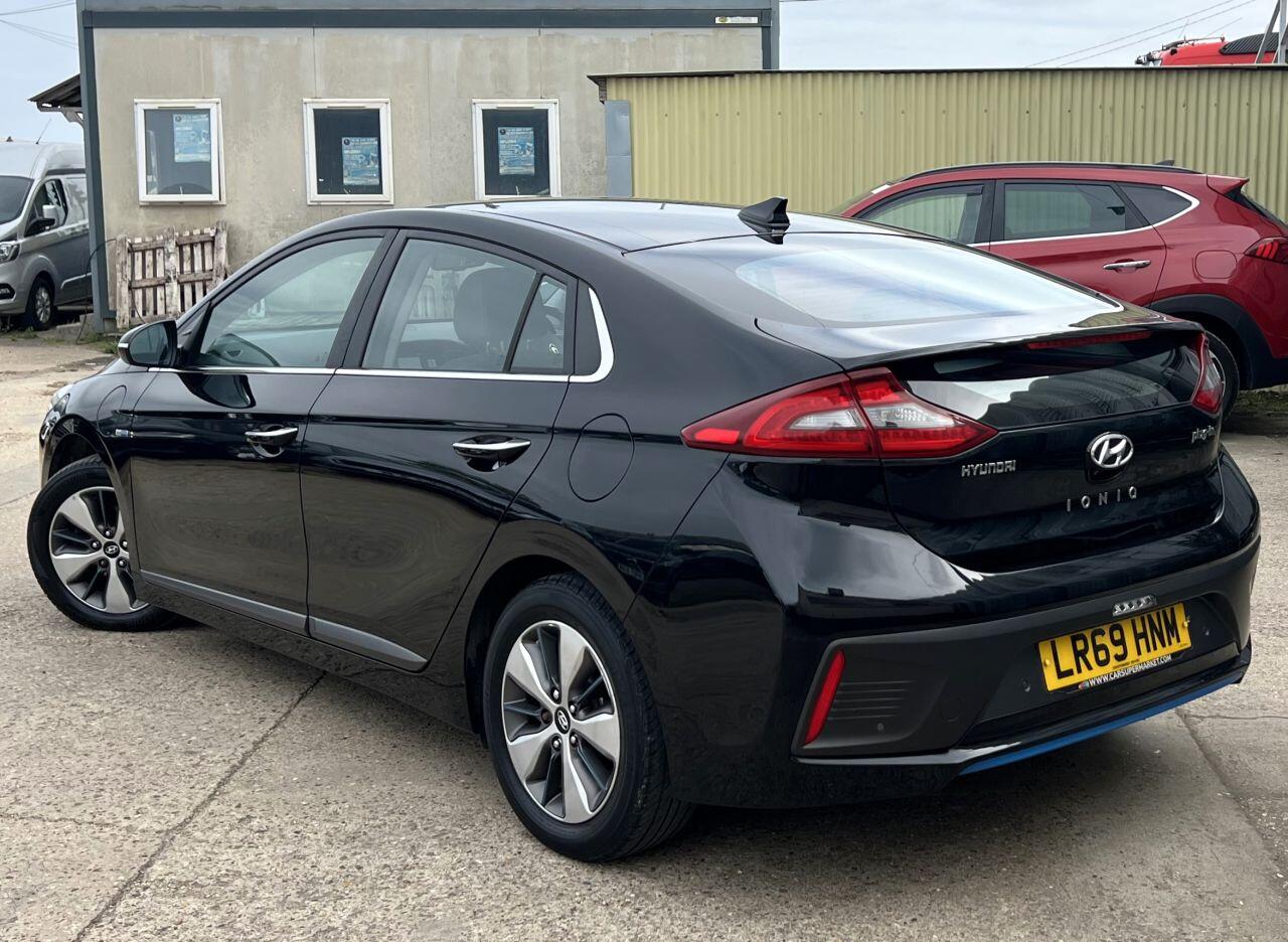 Hyundai Ioniq view 4