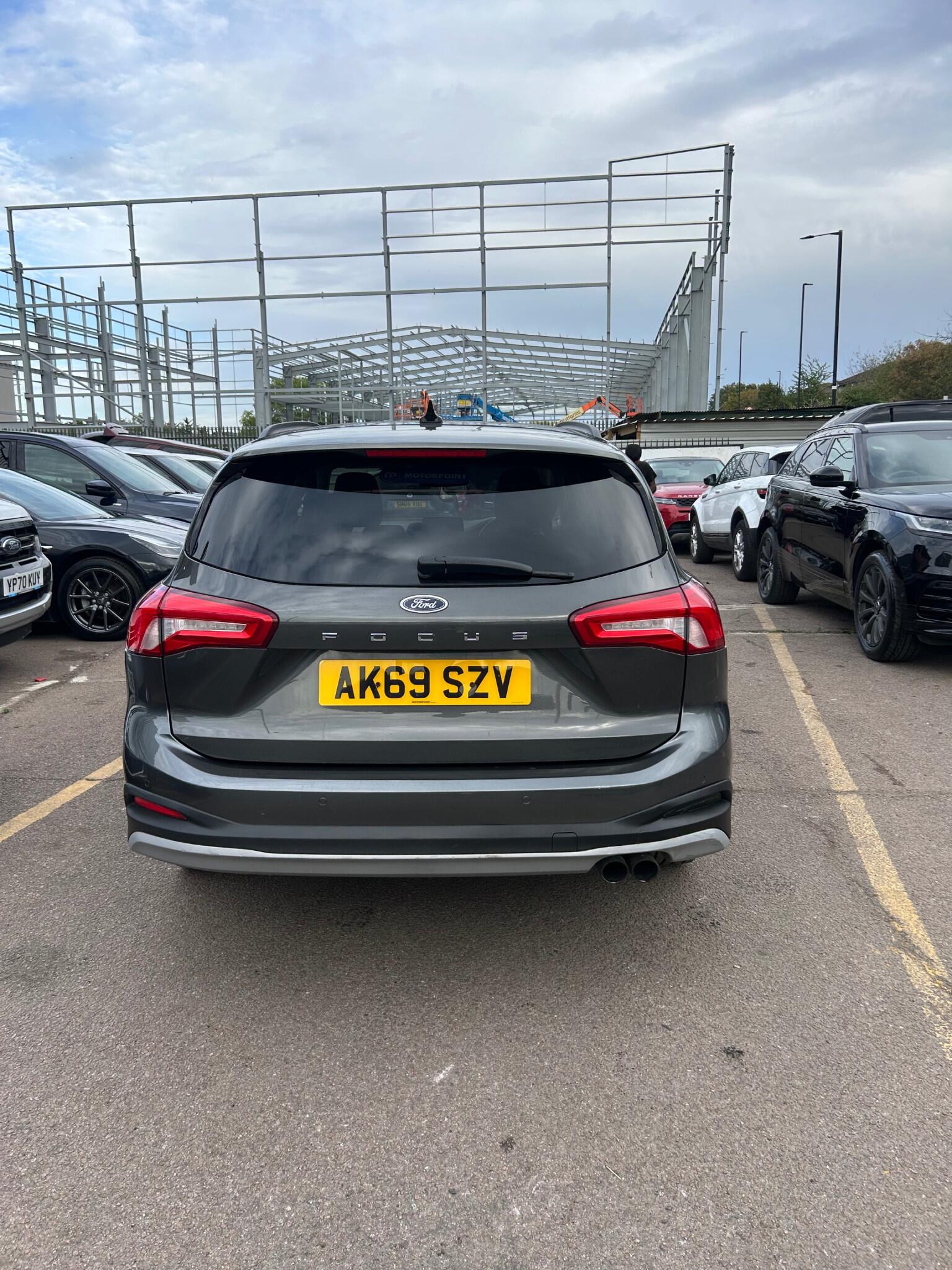 Ford Focus view 5