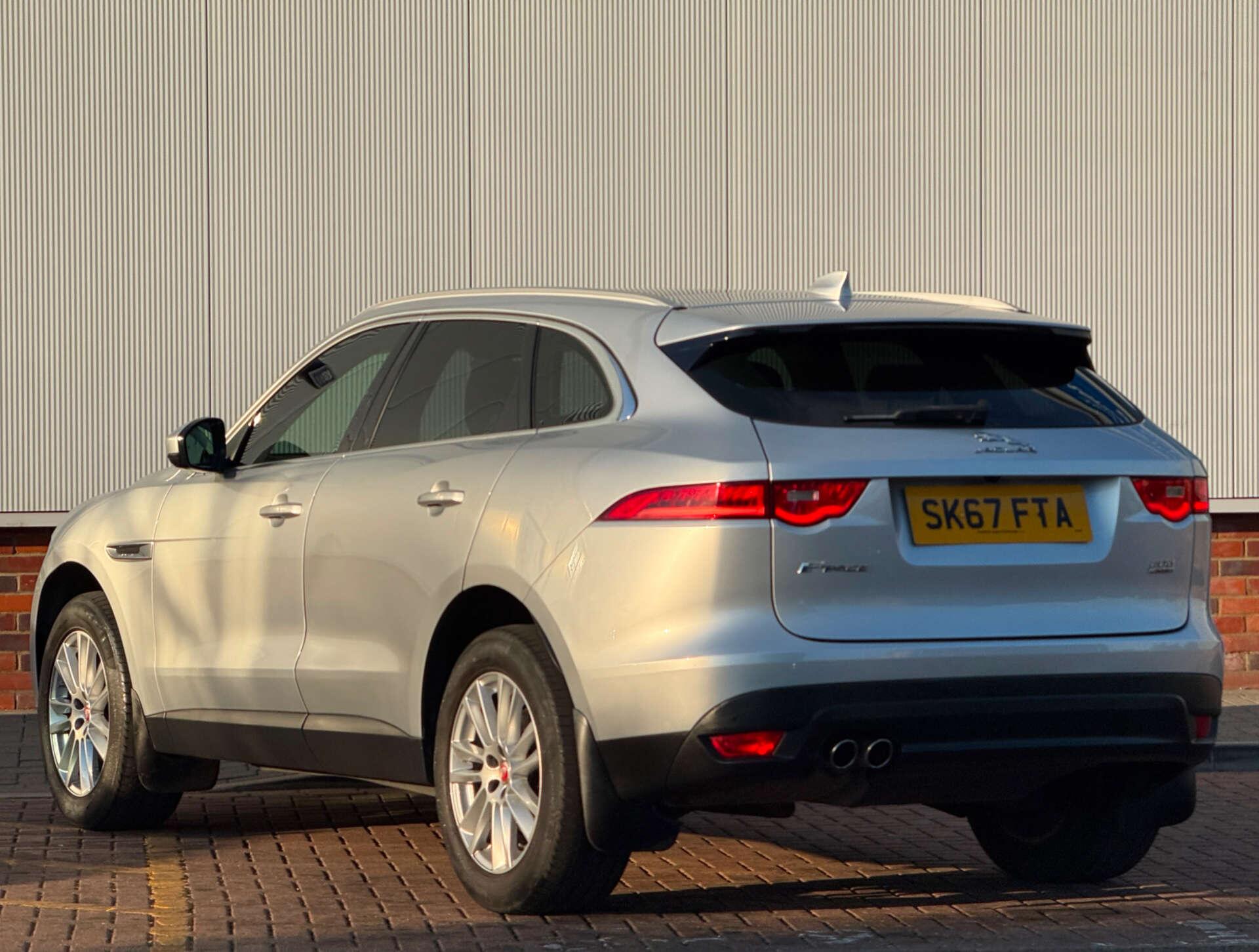 Jaguar F-Pace view 12