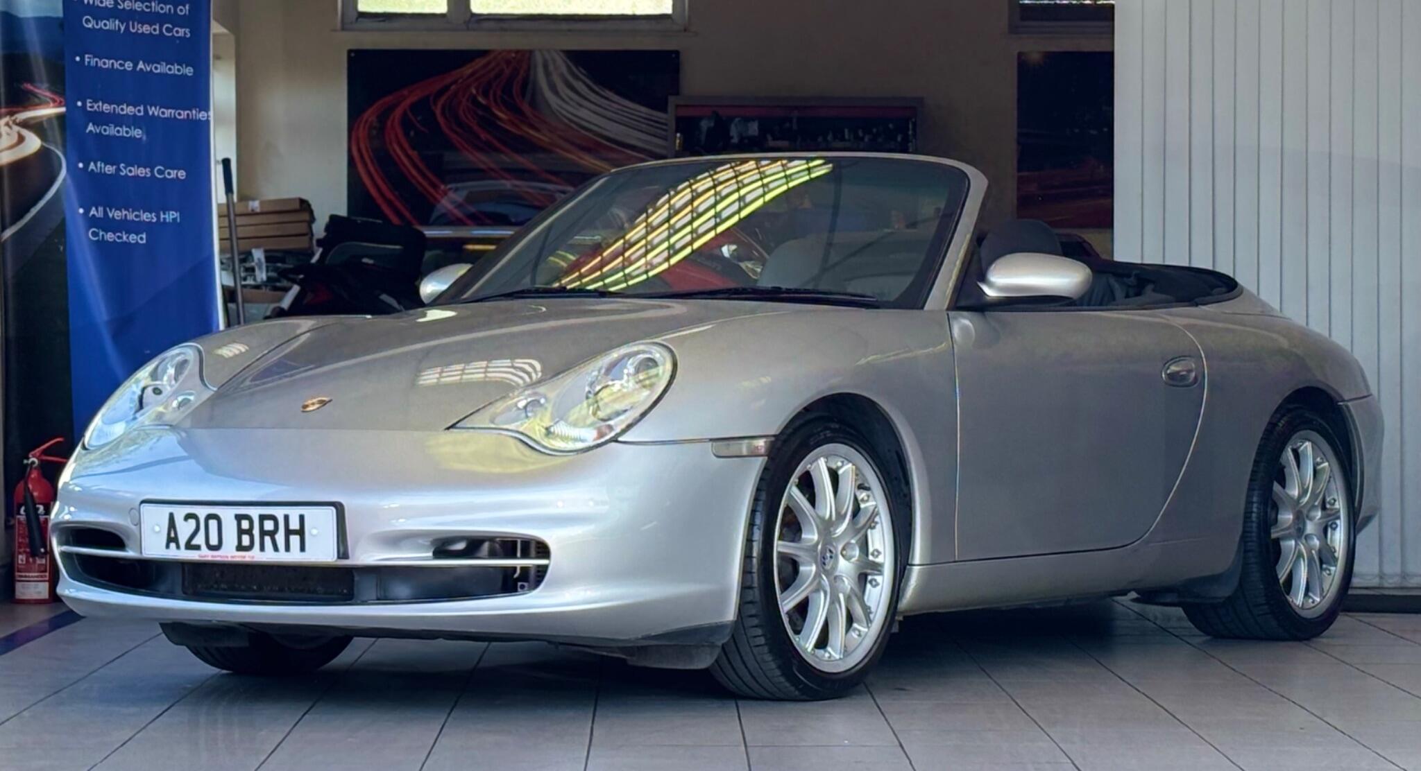 Porsche 911 view 10
