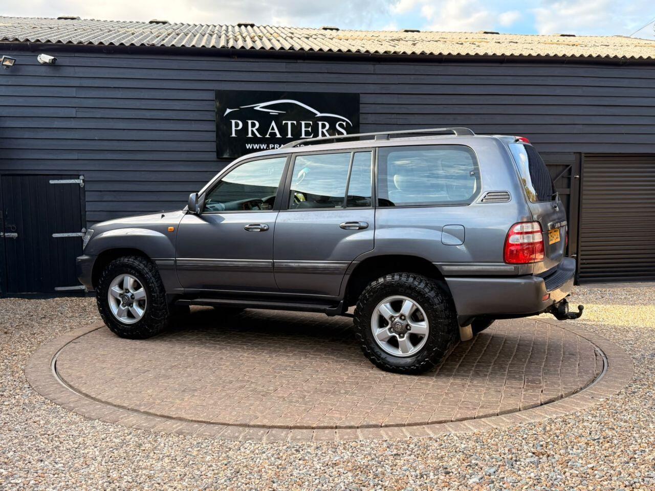 Toyota Land Cruiser view 21