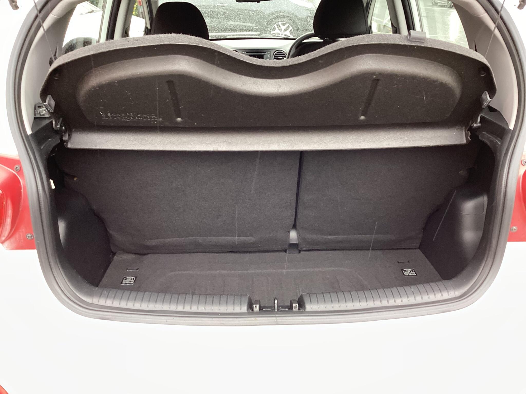 Hyundai I10 view 12