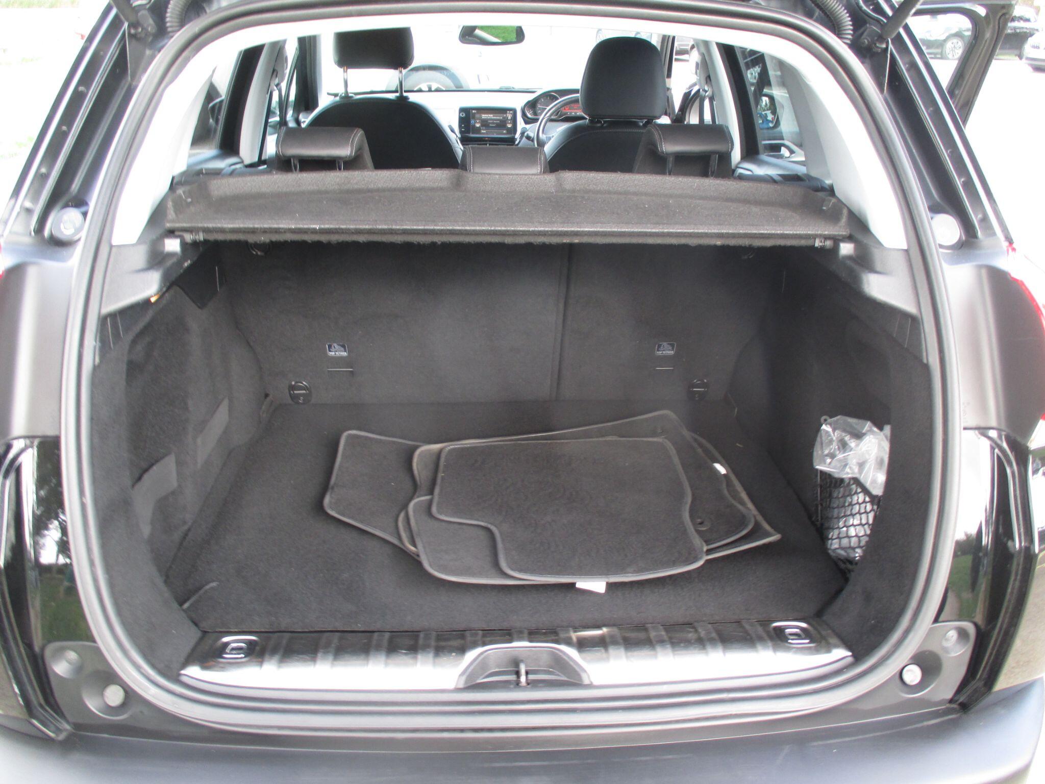 Peugeot 2008 view 28