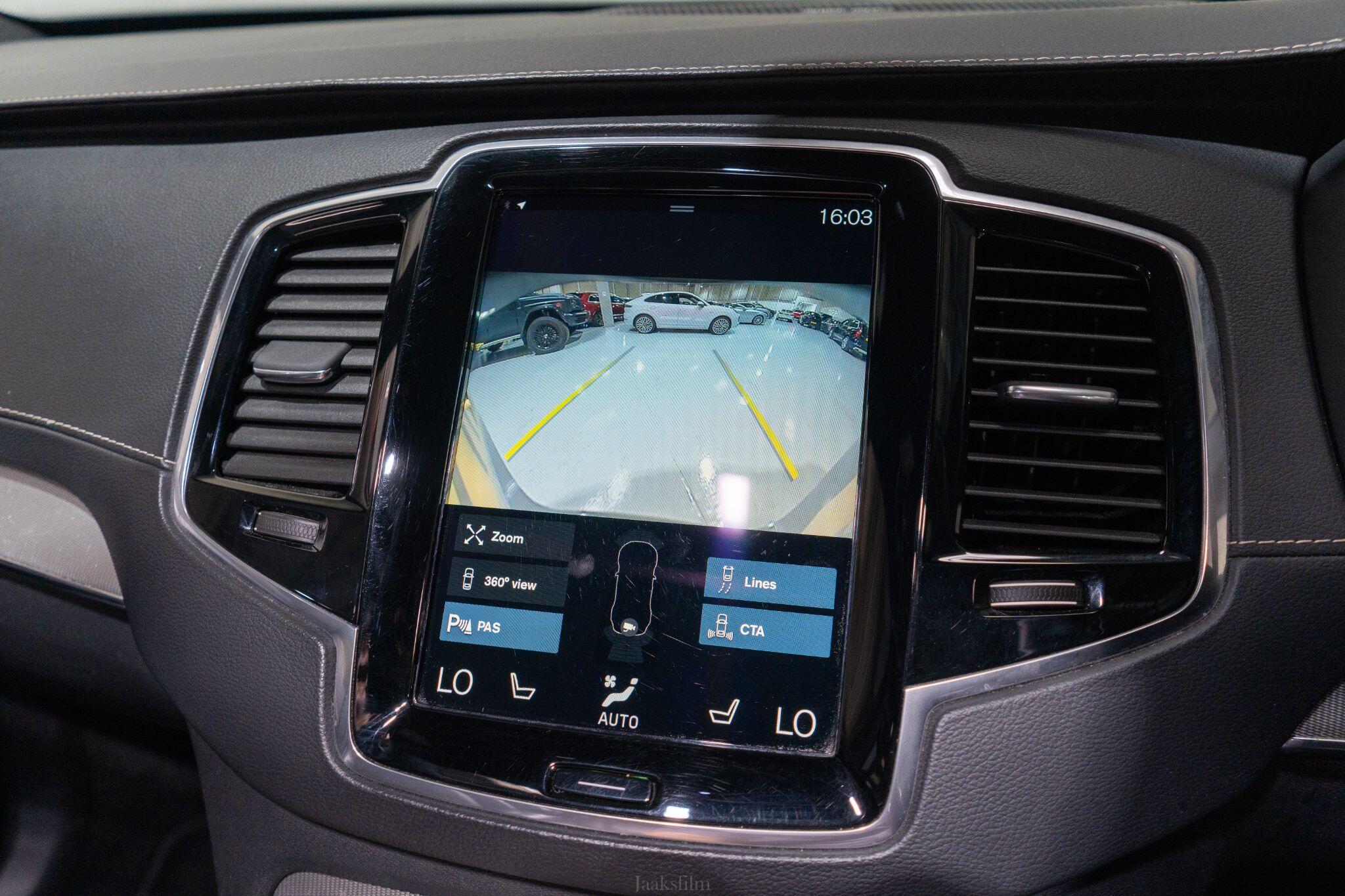 Volvo XC90 view 28