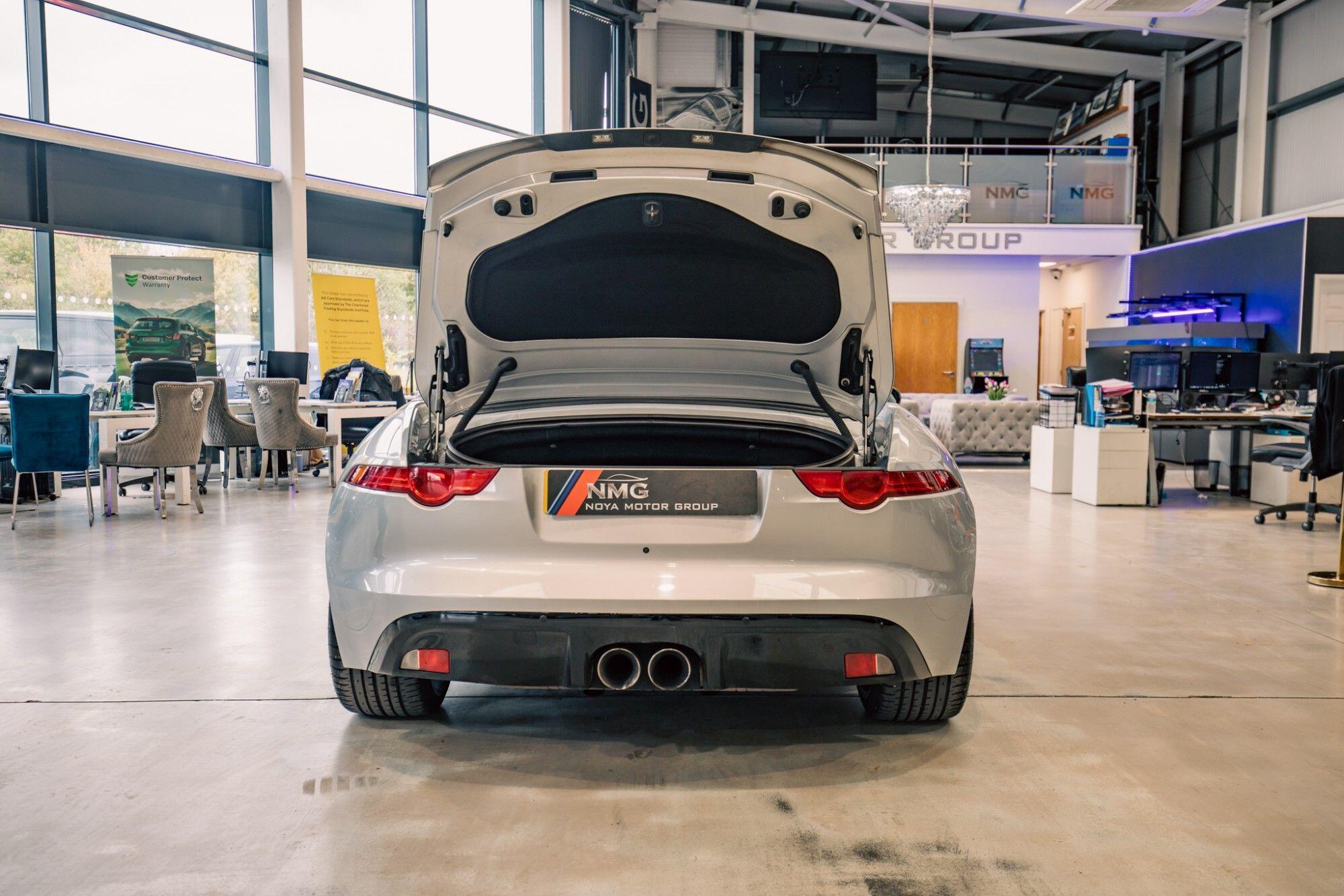 Jaguar F-Type view 32