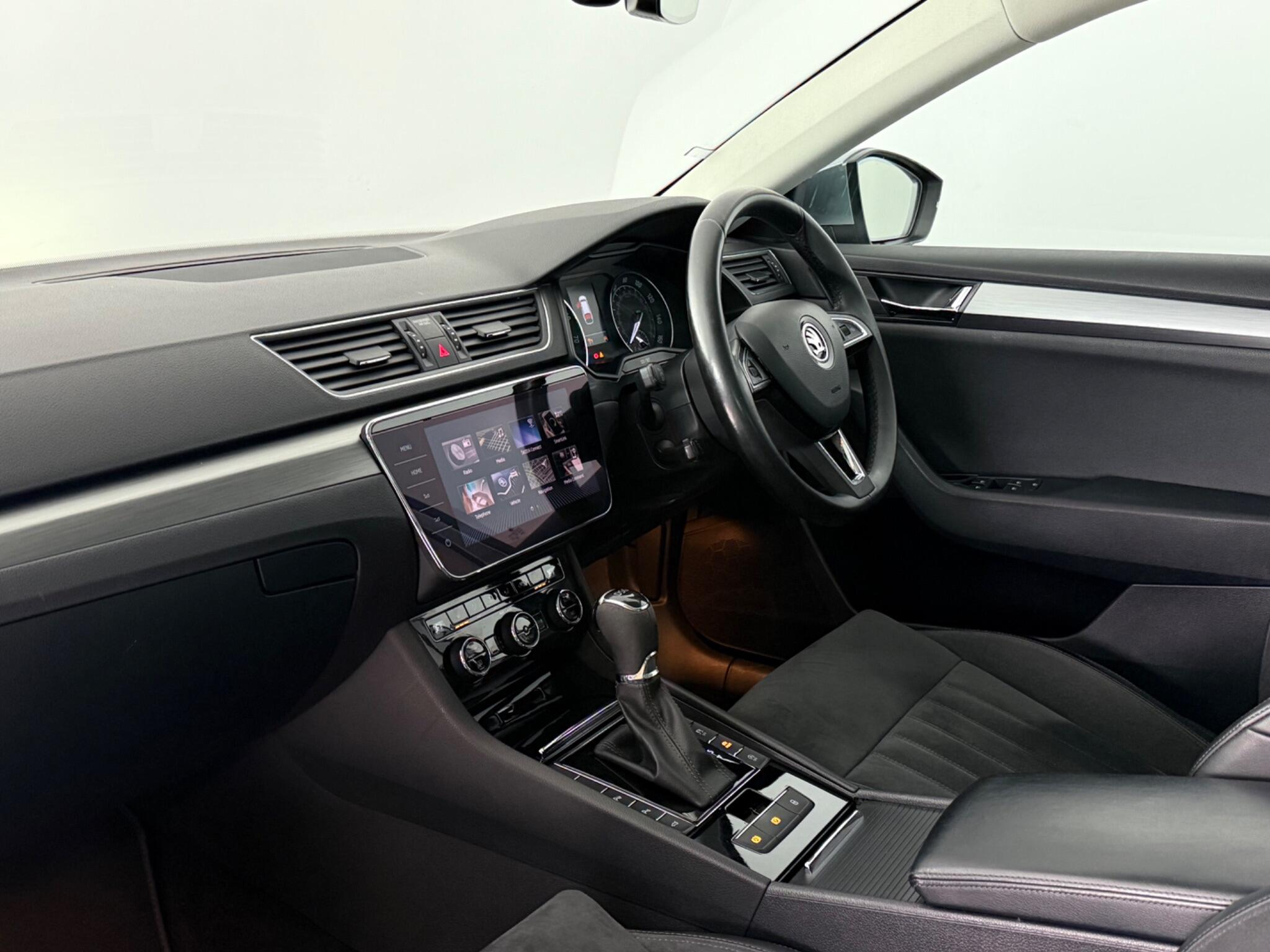 Skoda Superb view 13