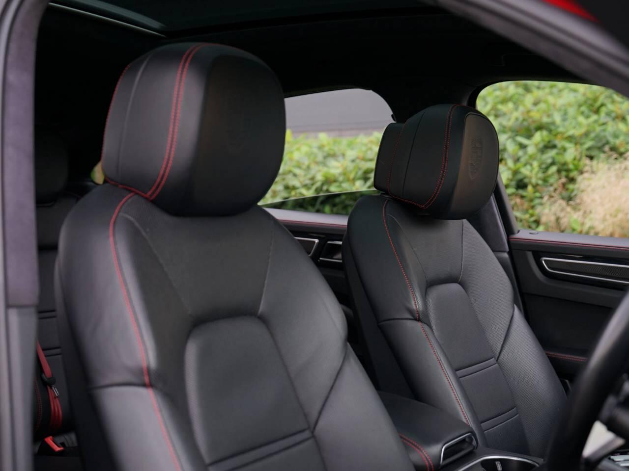 Porsche Cayenne view 17