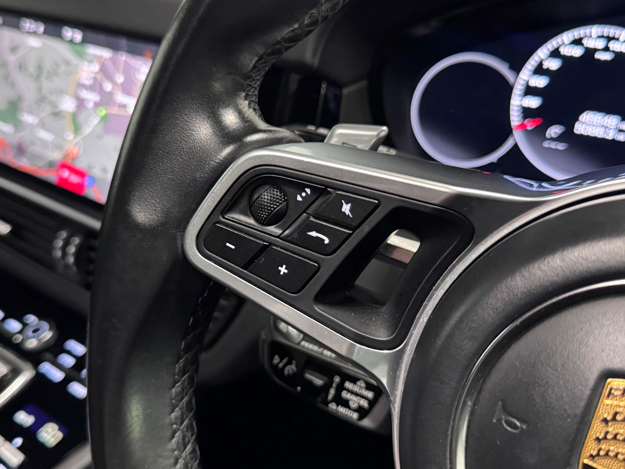Porsche Cayenne view 21