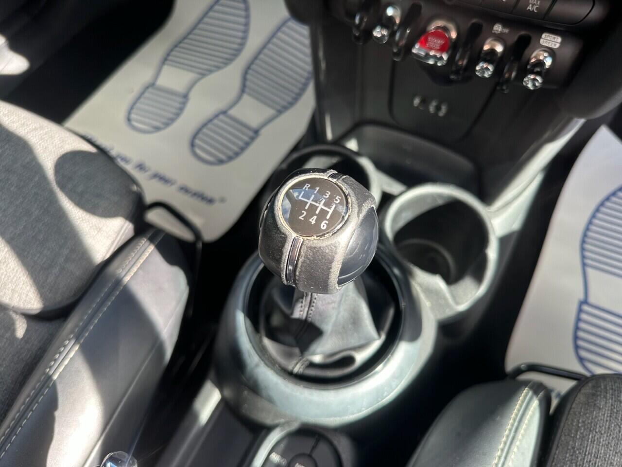 Mini Hatch view 26