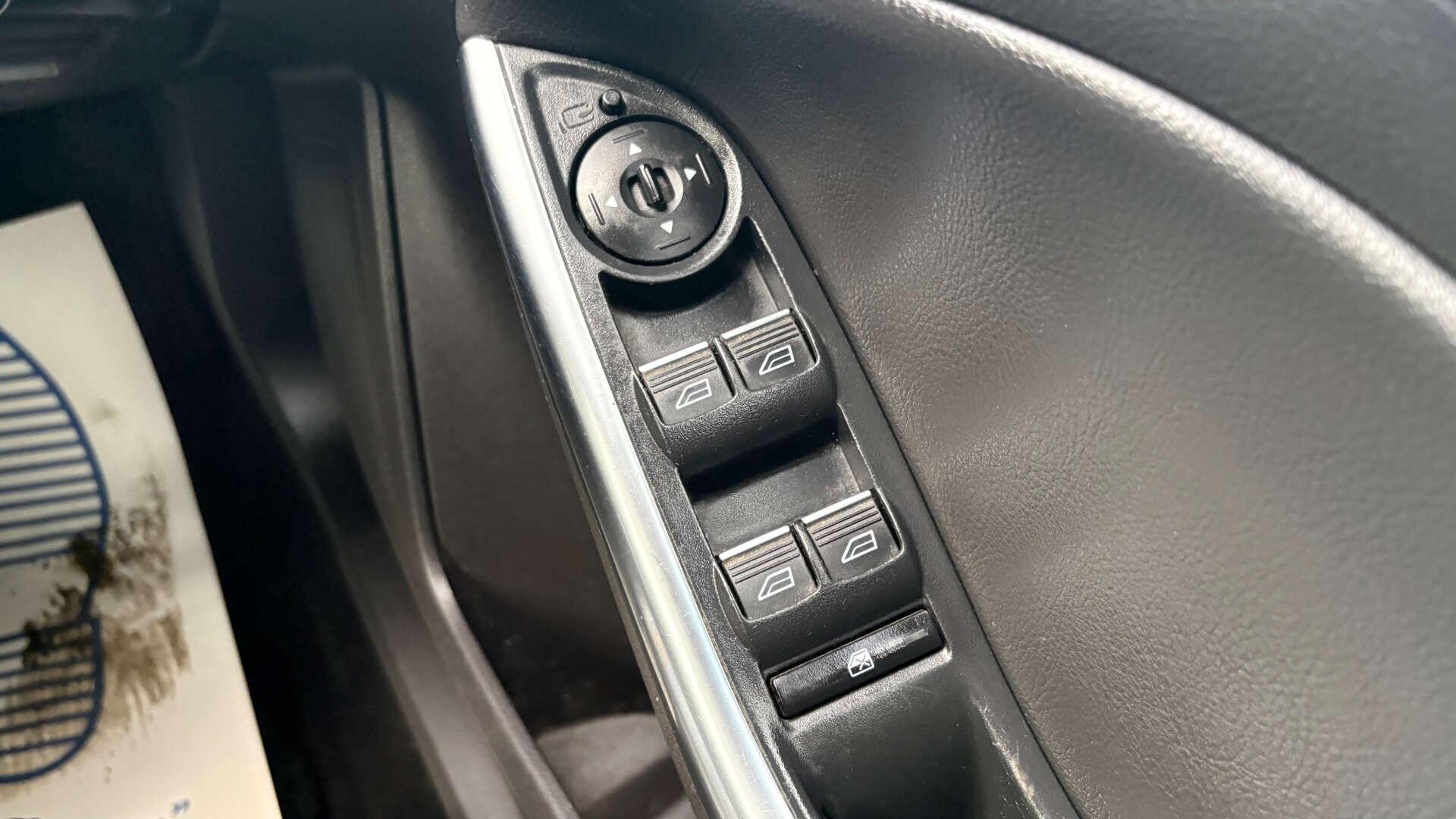 Ford Focus view 24