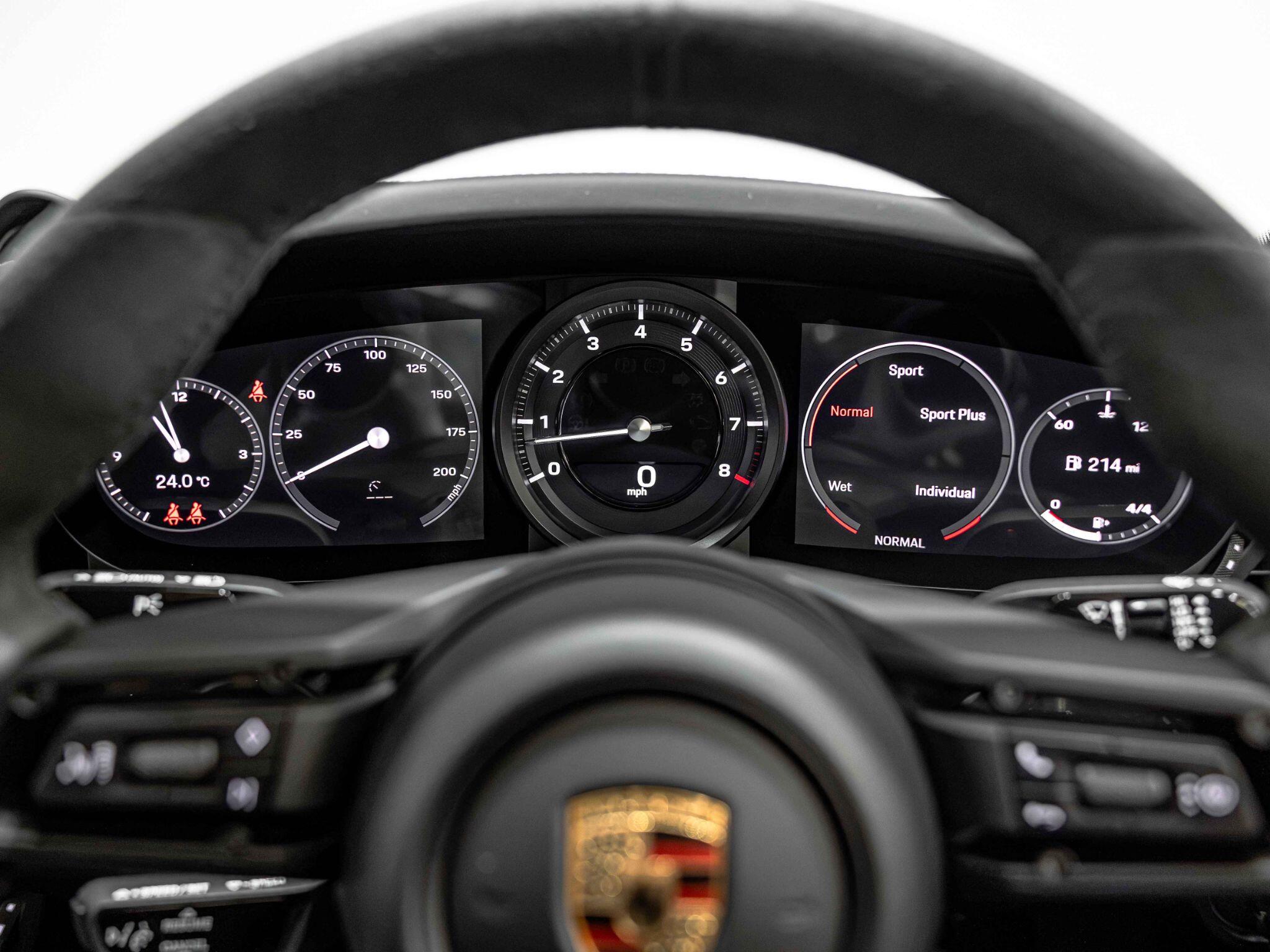 Porsche 911 view 18