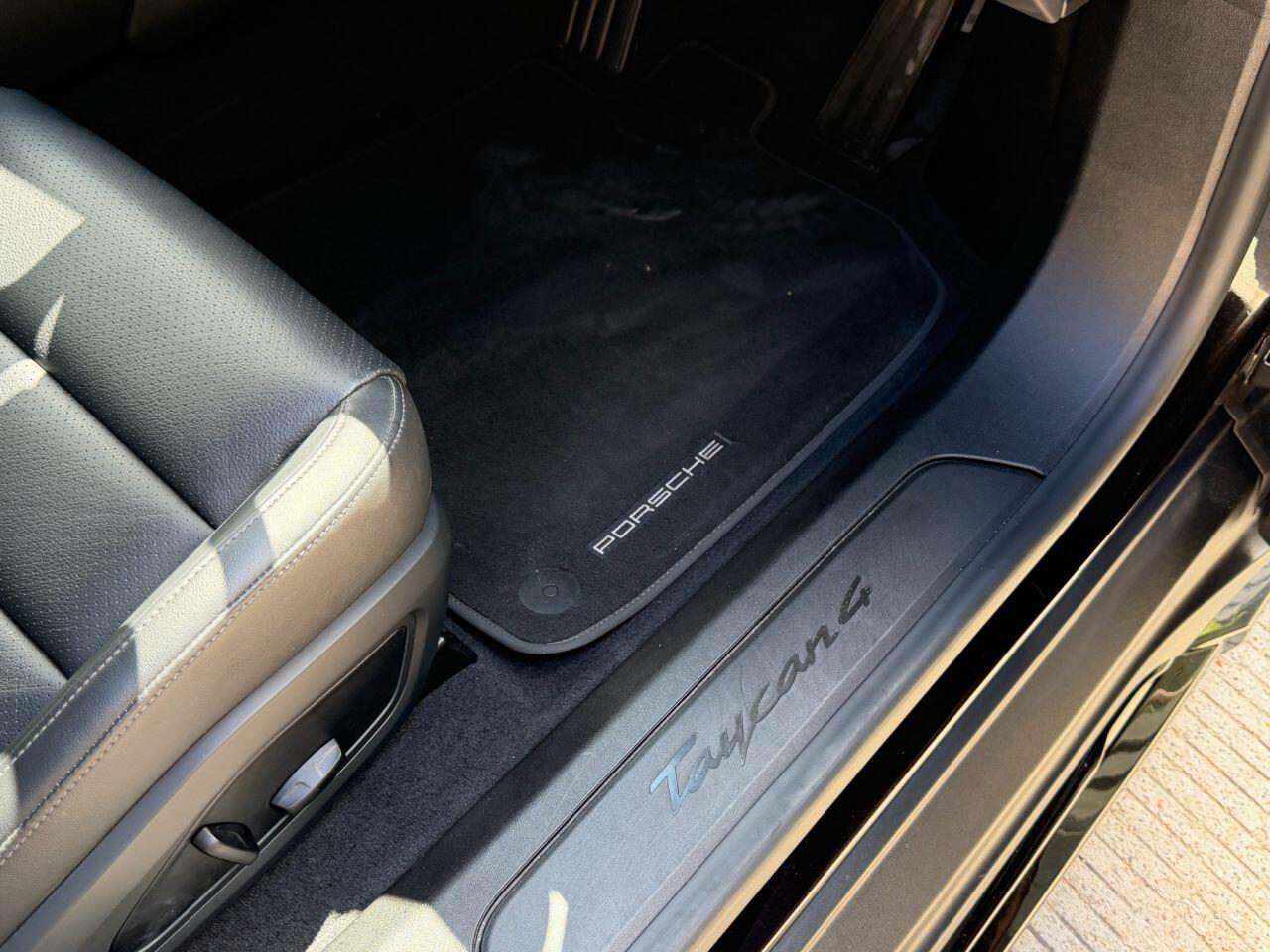 Porsche Taycan view 40