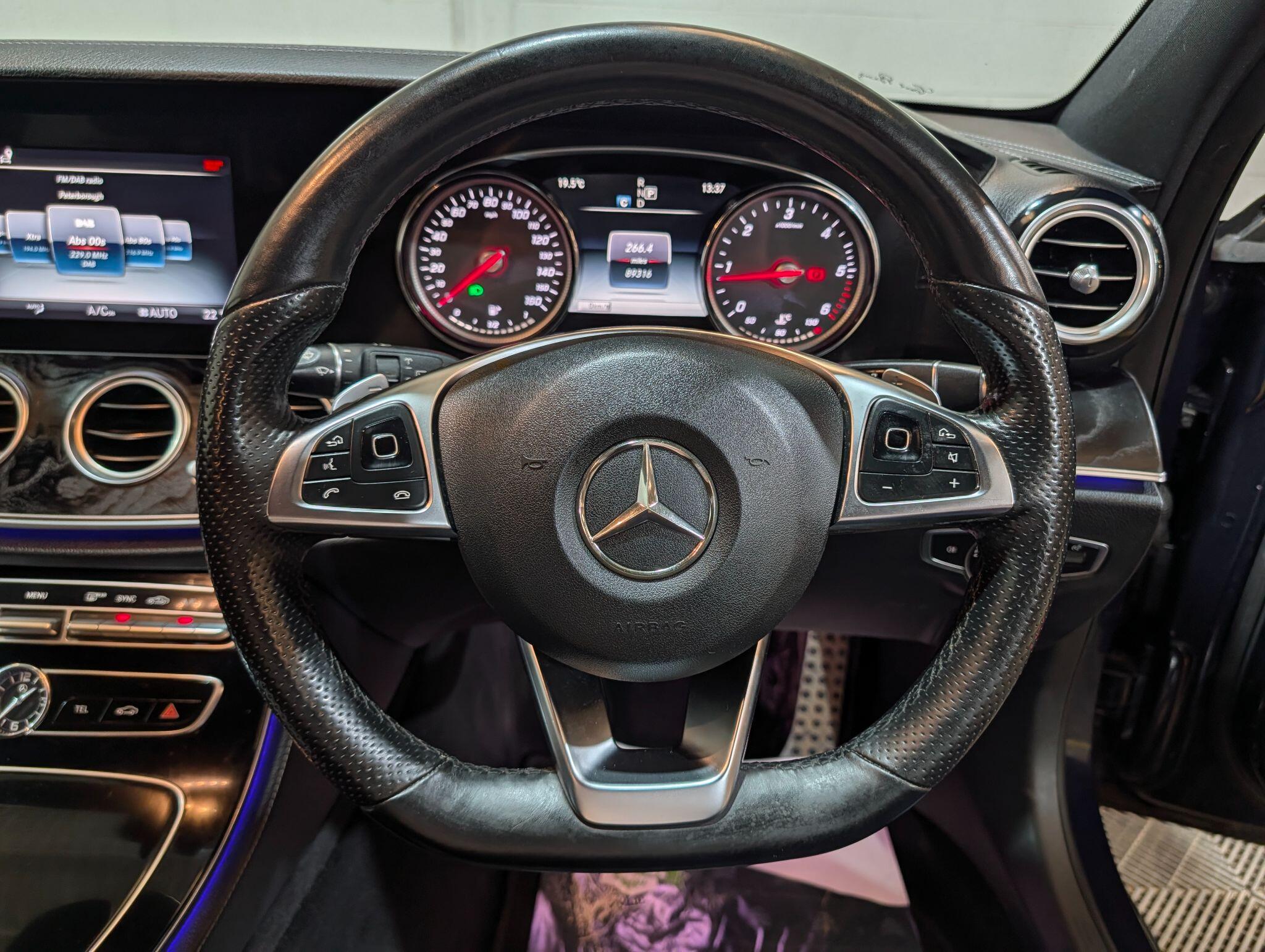 Mercedes-Benz E-Class view 60