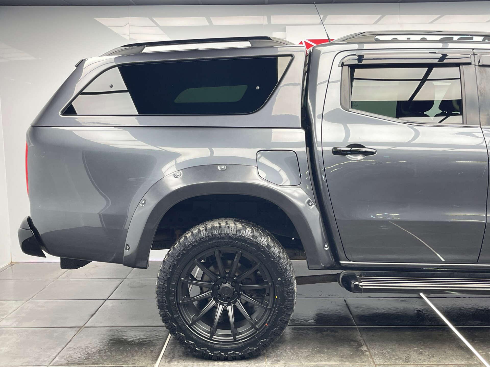 Mercedes-Benz X Class view 11