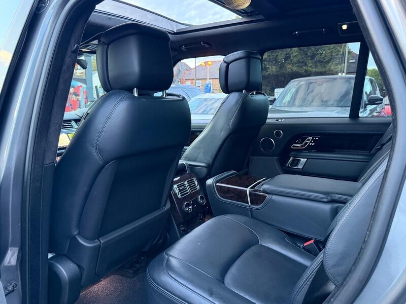 Land Rover Range Rover view 61