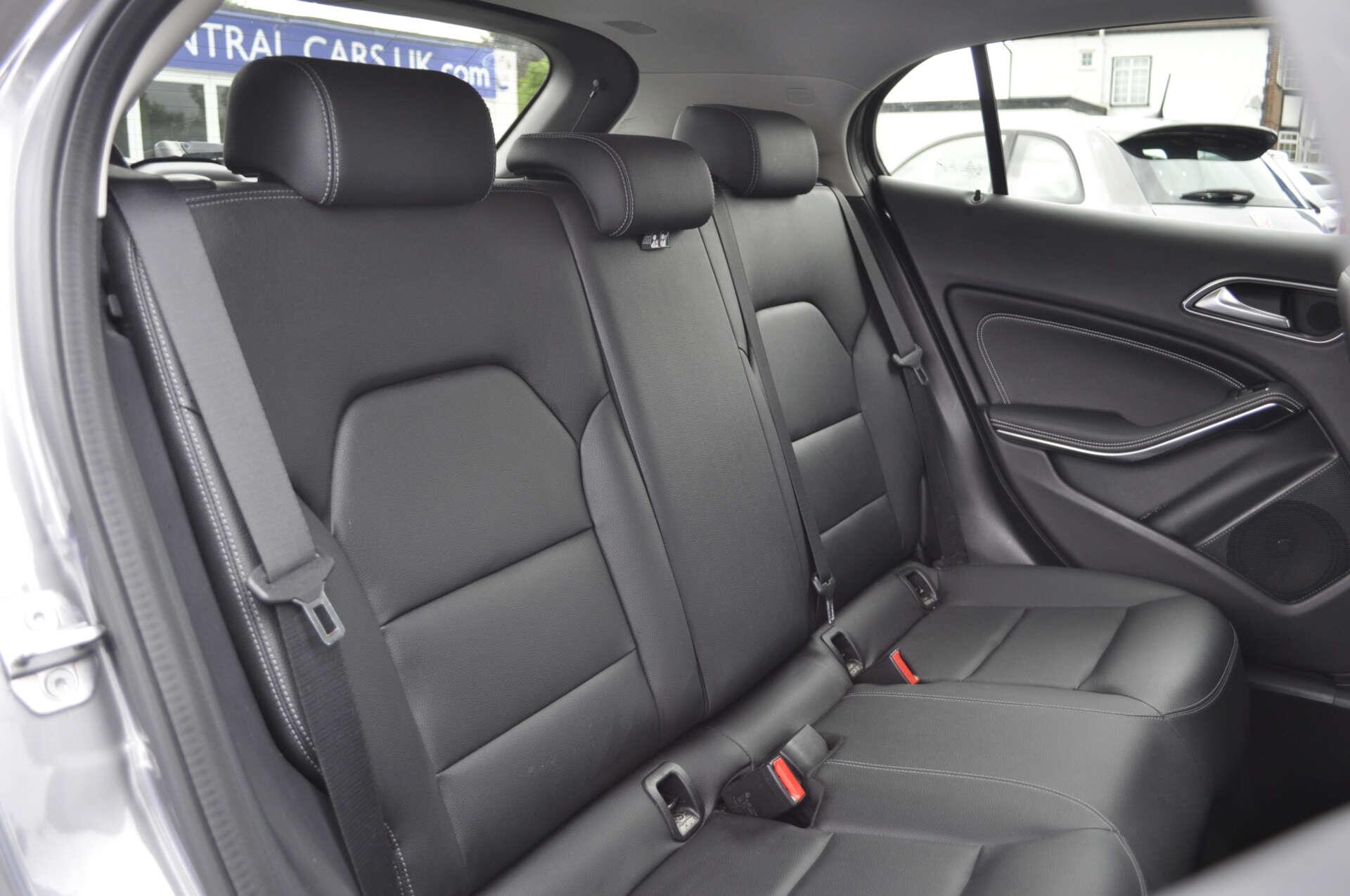 Mercedes-Benz Gla view 11