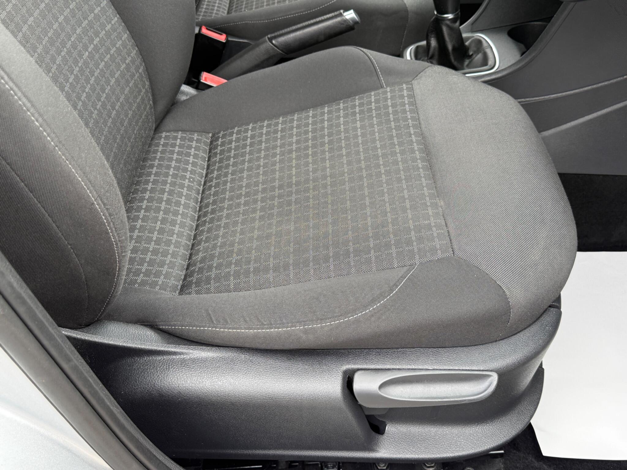 Volkswagen Polo - Image 32