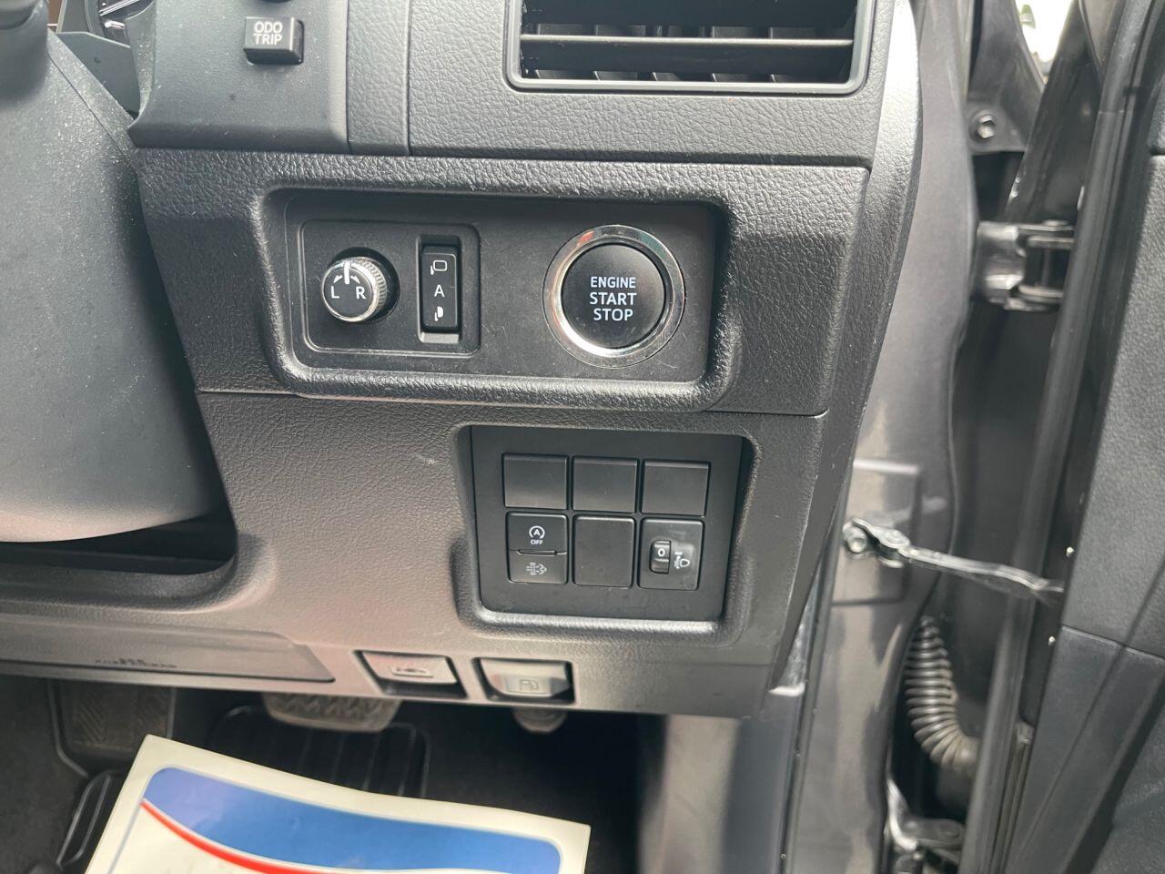 Toyota Land Cruiser view 16