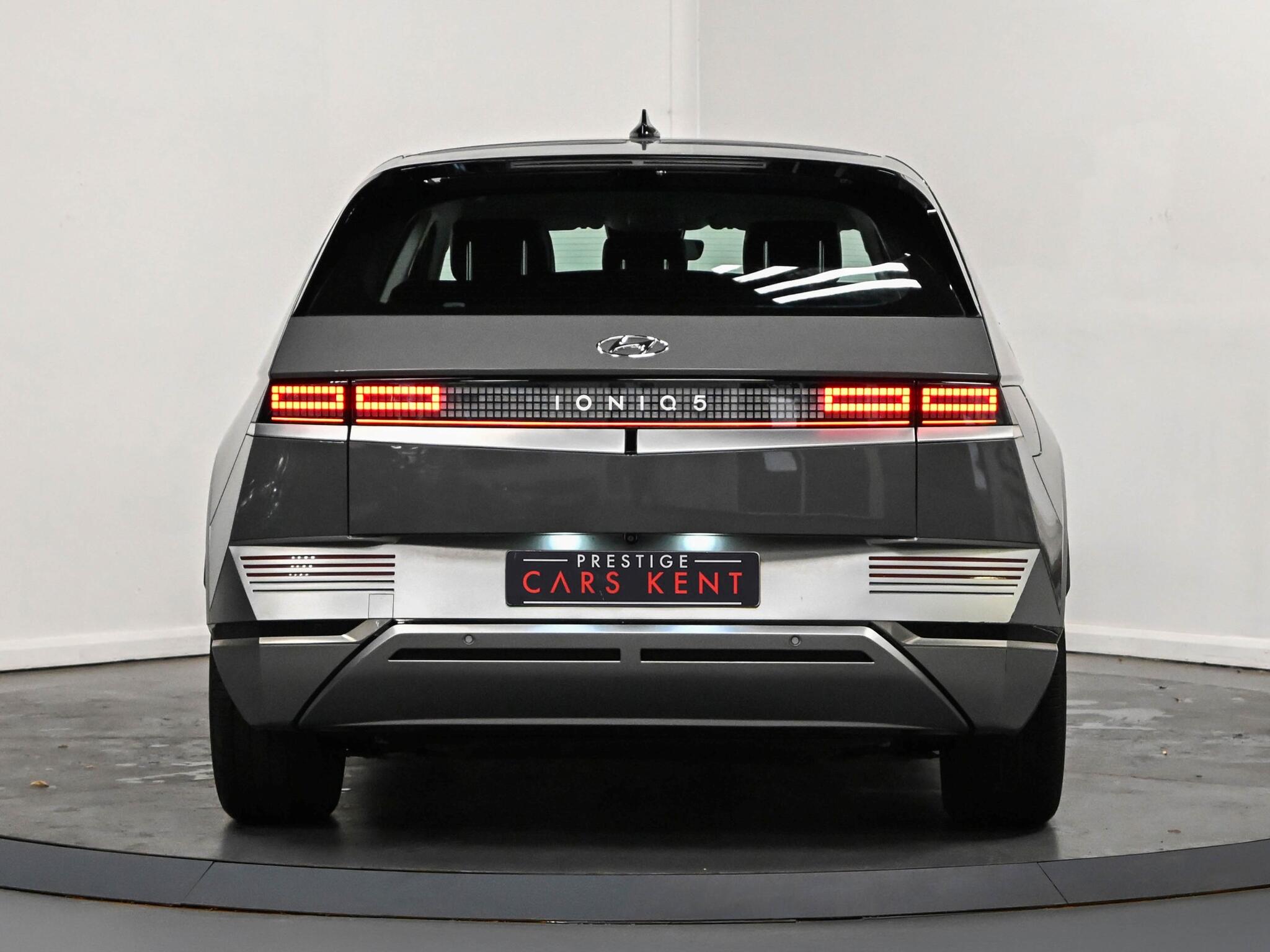 Hyundai Ioniq 5 view 6