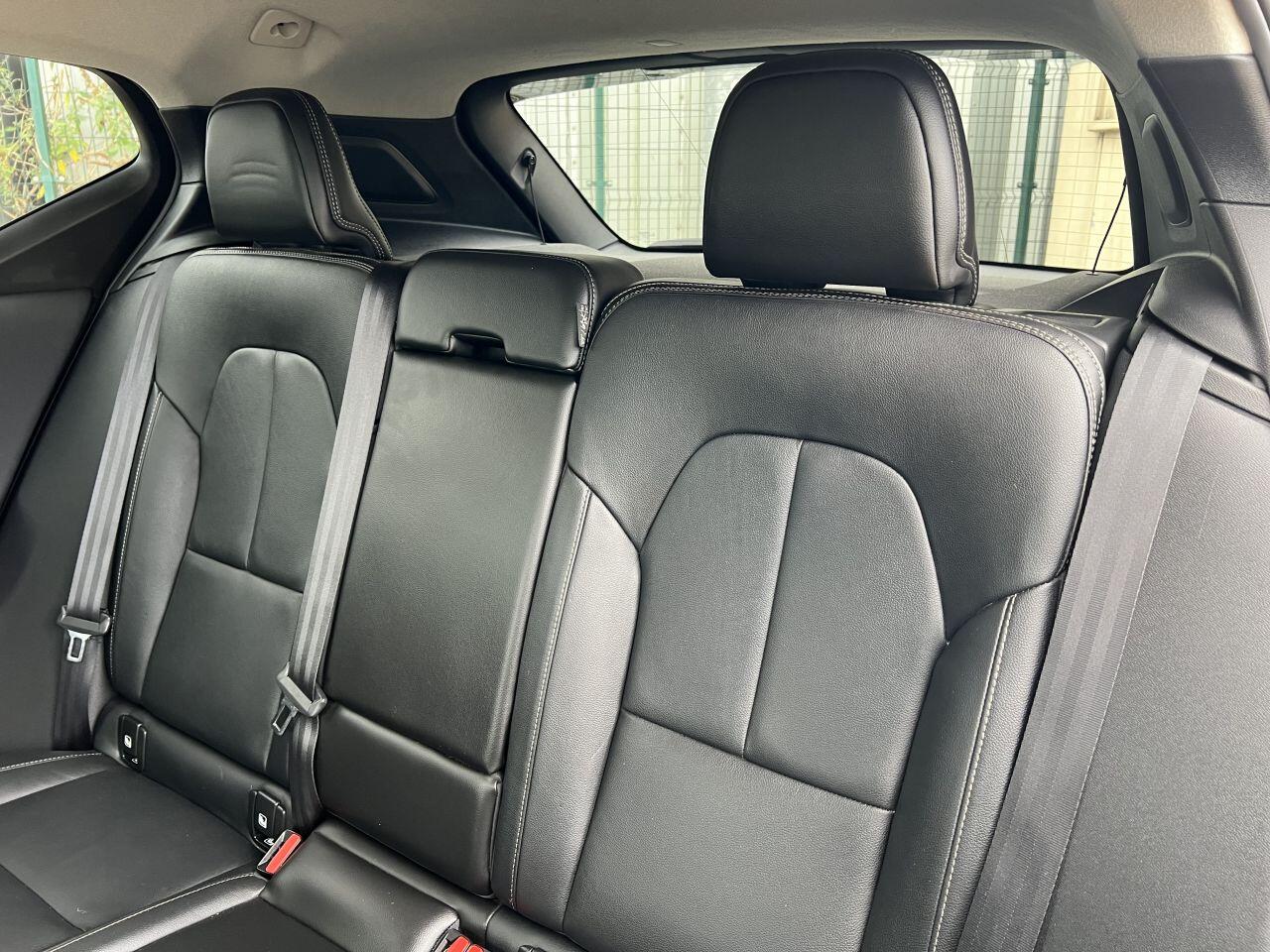 Volvo XC40 view 30