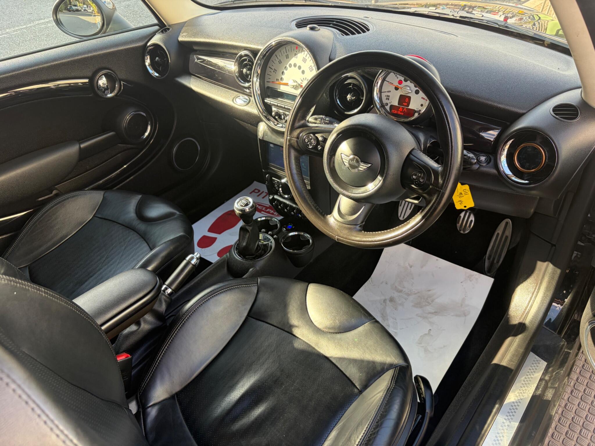 Mini Hatch view 36