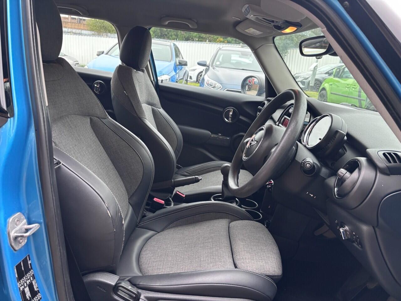 Mini Hatch view 10