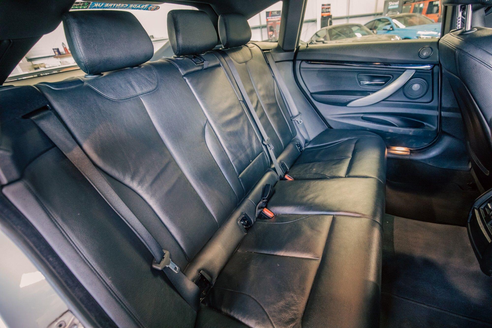 BMW 3 Series view 9
