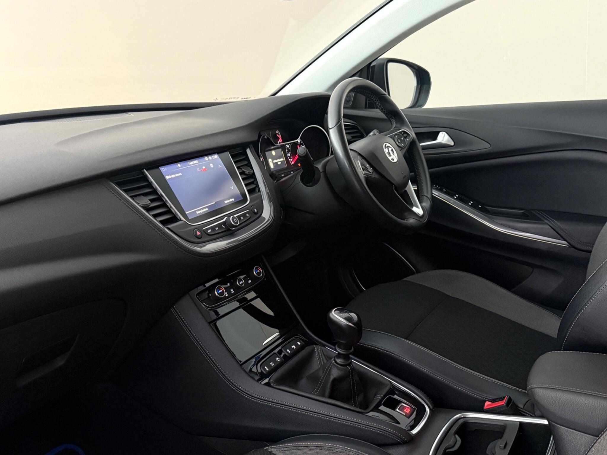 Vauxhall Grandland X view 4