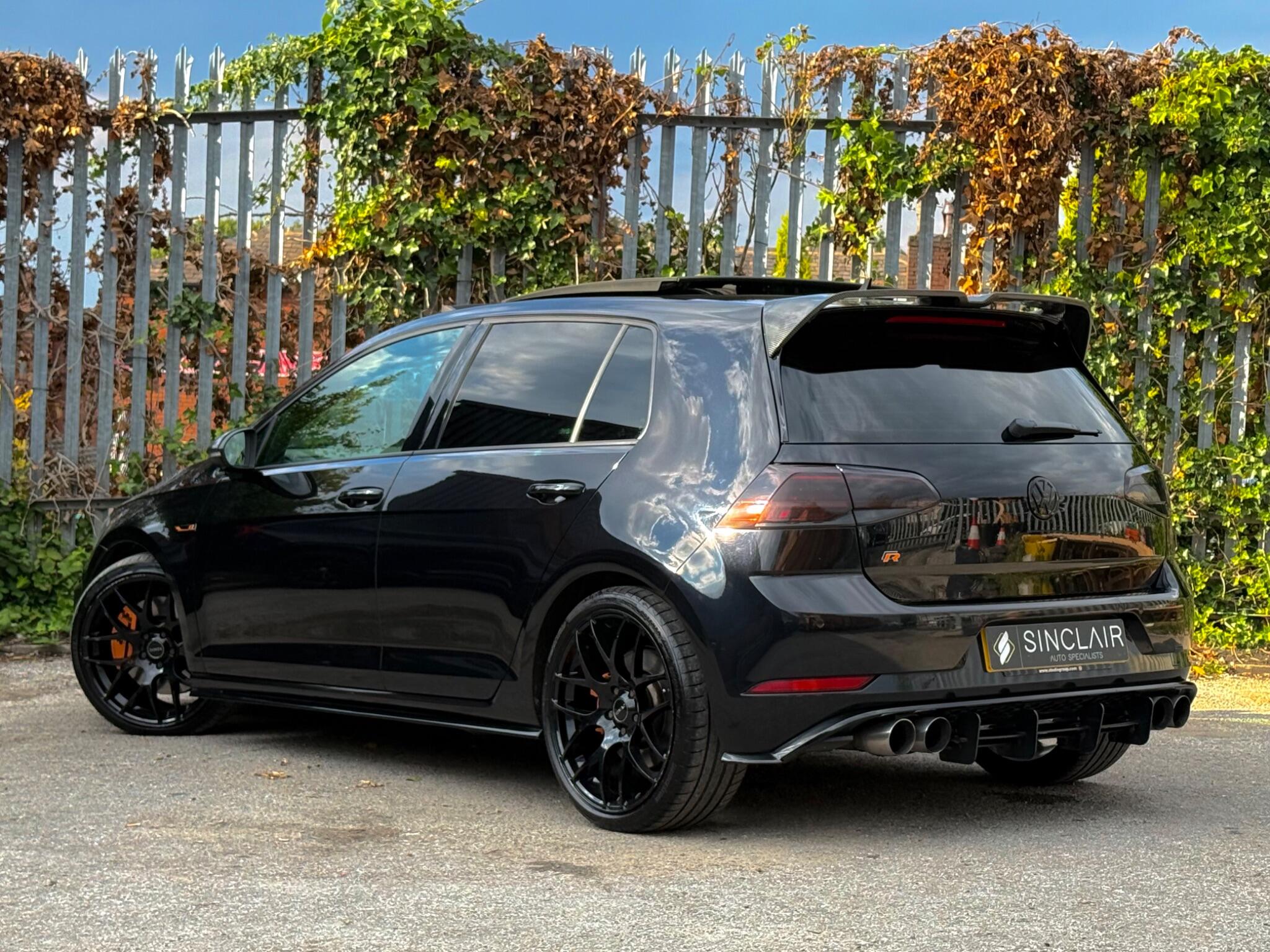 Volkswagen Golf view 4