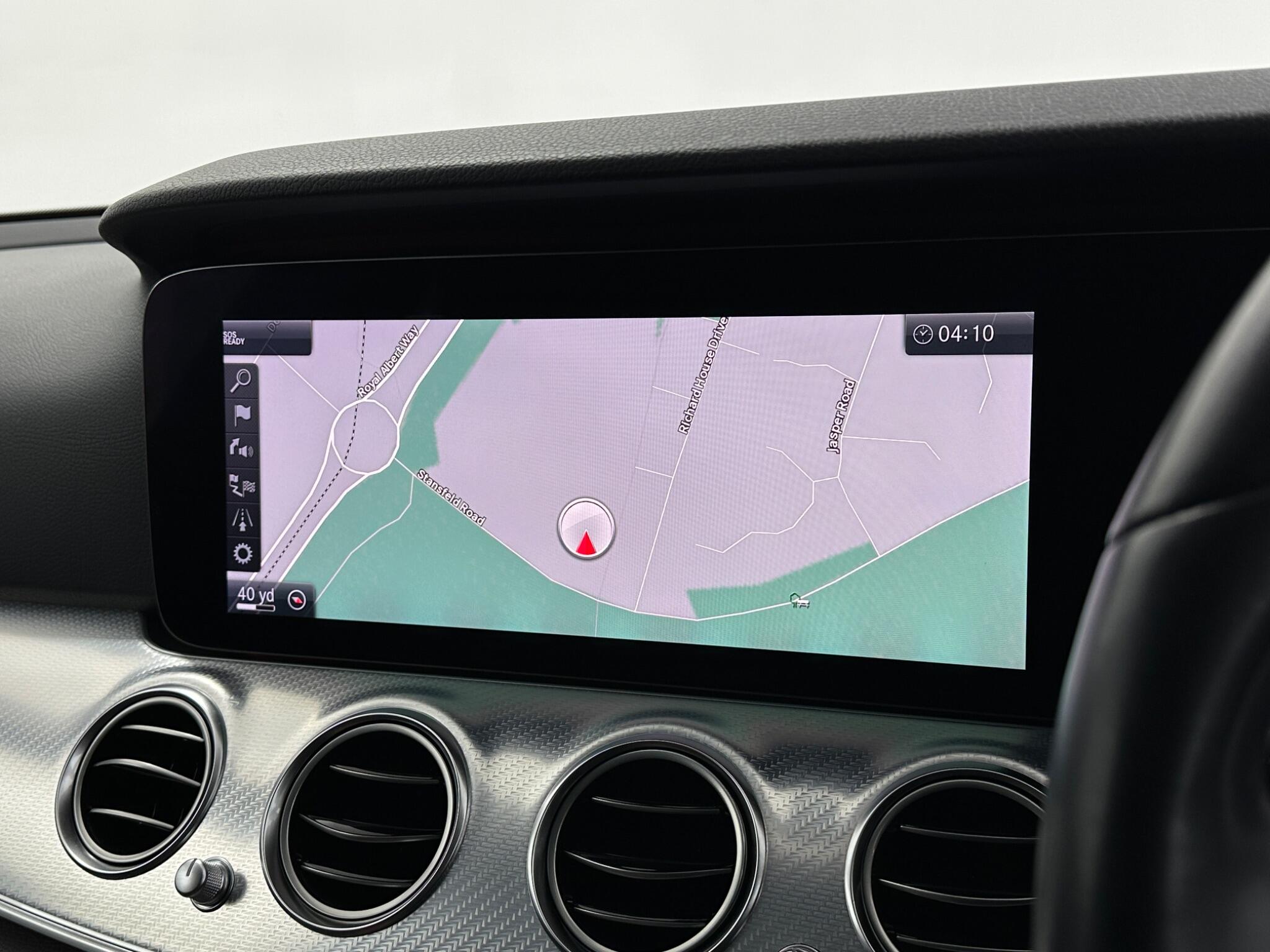 Mercedes-Benz E-Class view 24