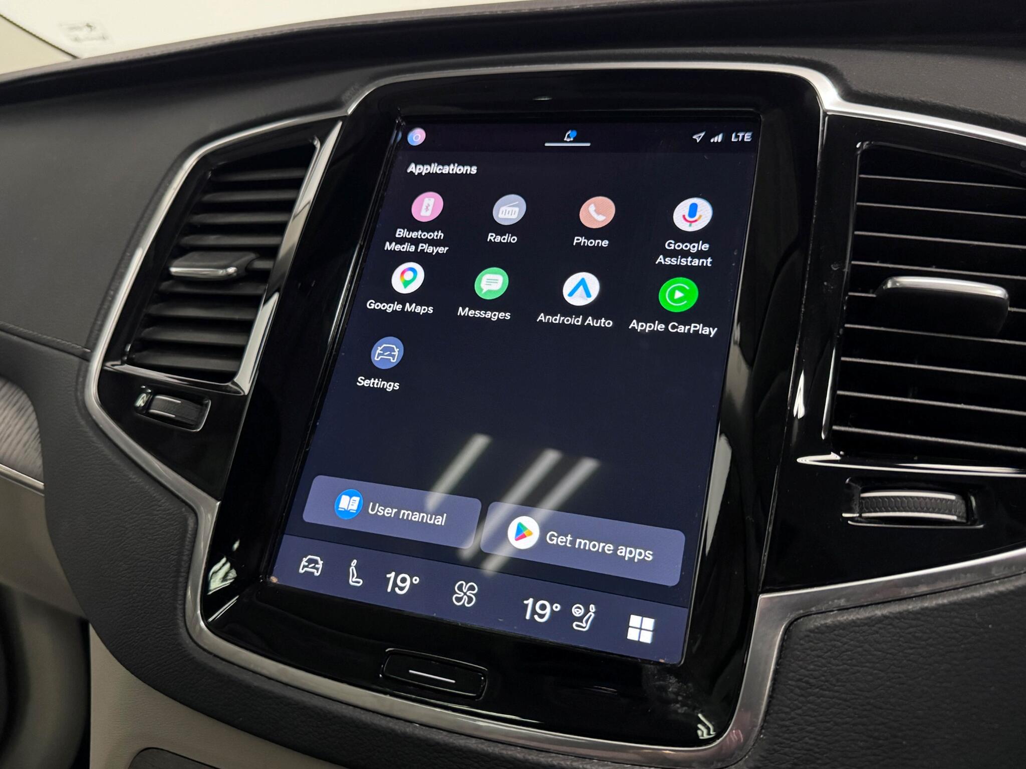 Volvo XC90 view 7