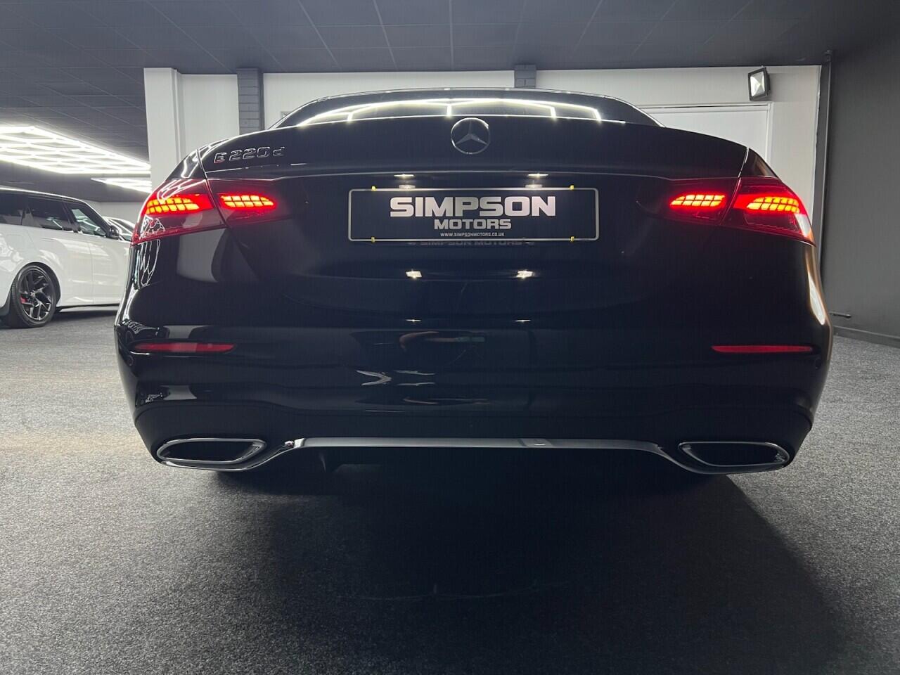 Mercedes-Benz E-Class view 11