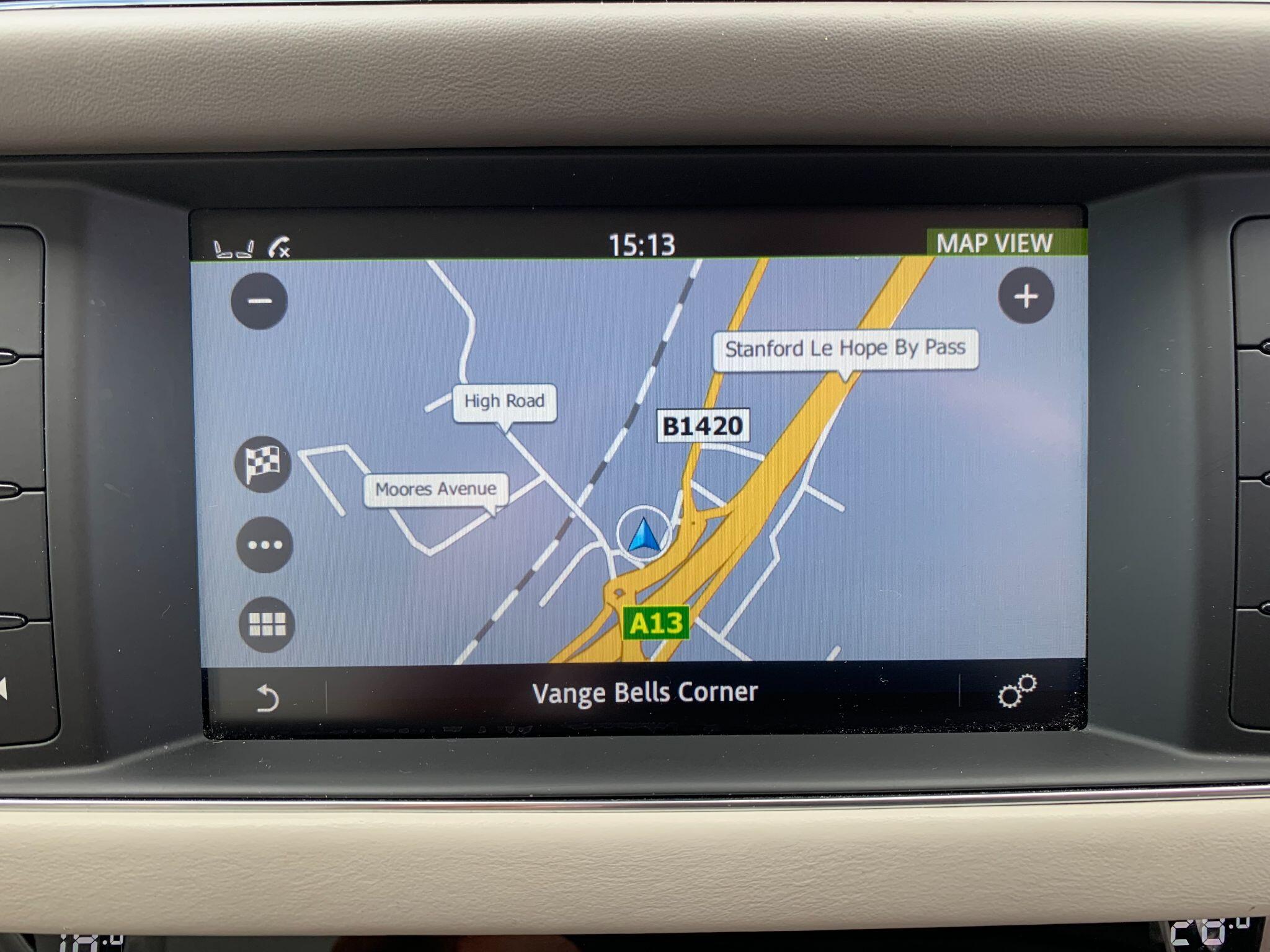 Jaguar XF view 30