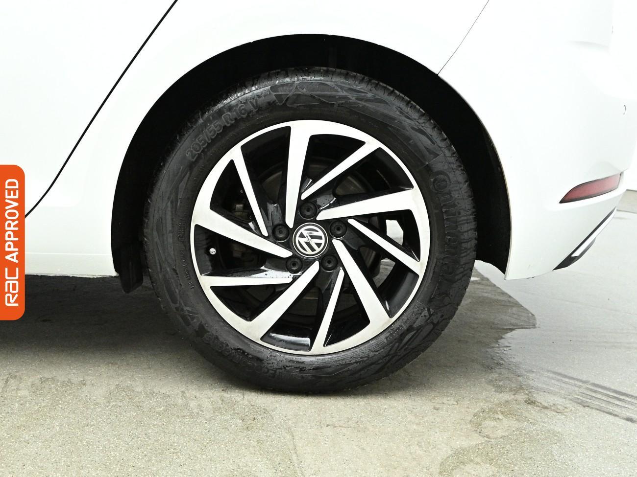 Volkswagen Golf view 27