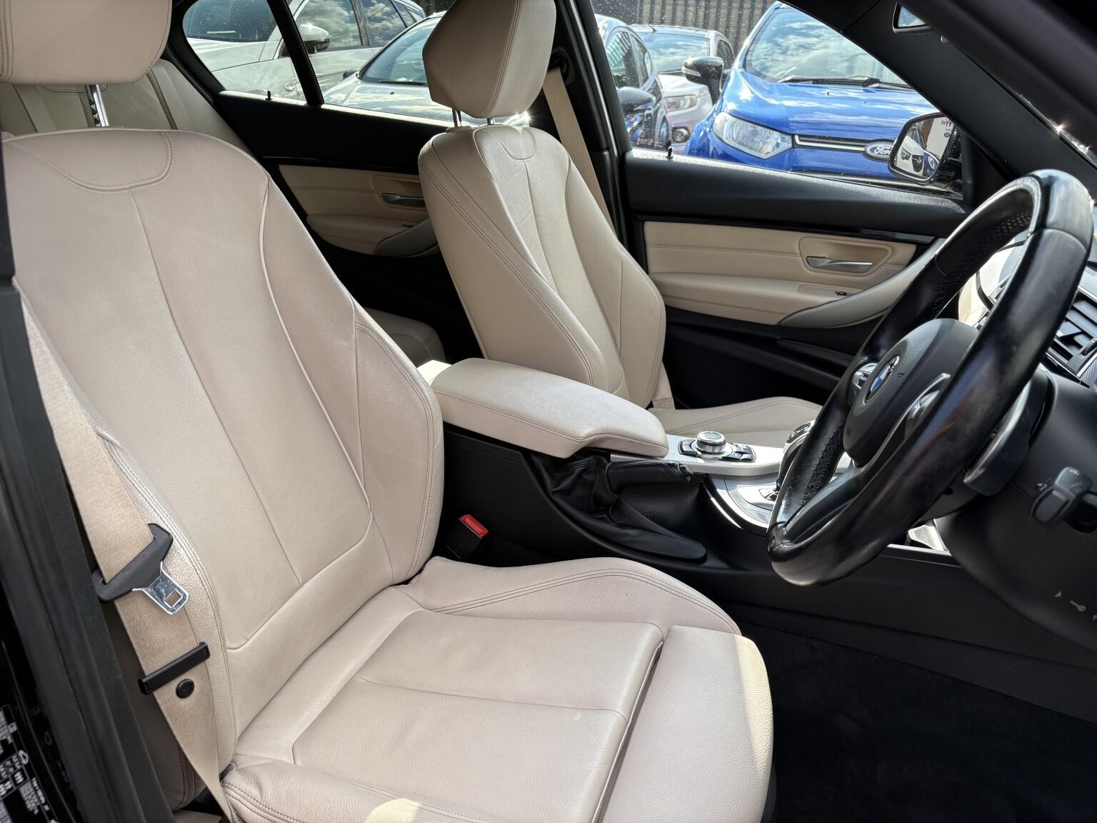 BMW 3 Series view 20