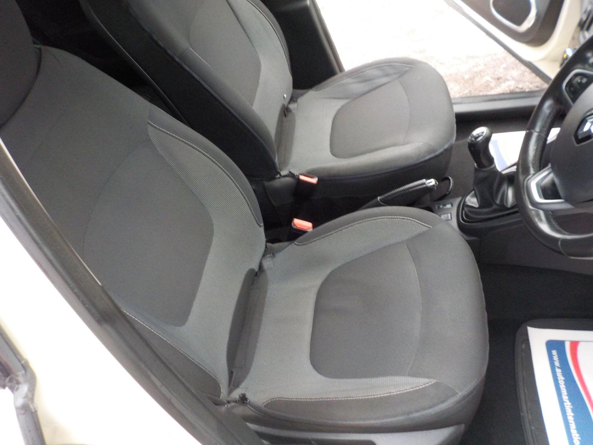 Renault Captur 1.5 dCi ENERGY Dynamique S Nav Euro 6 (s/s) 5dr