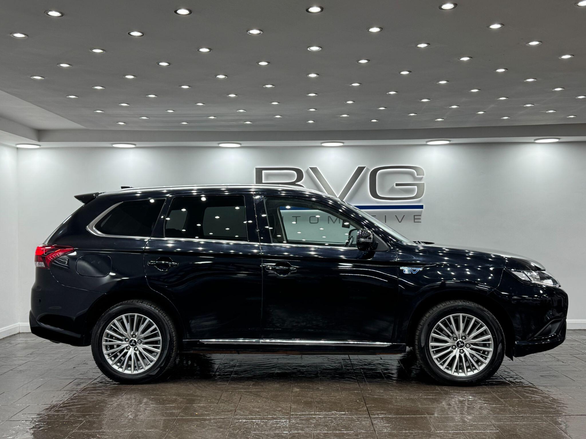 Mitsubishi Outlander view 6