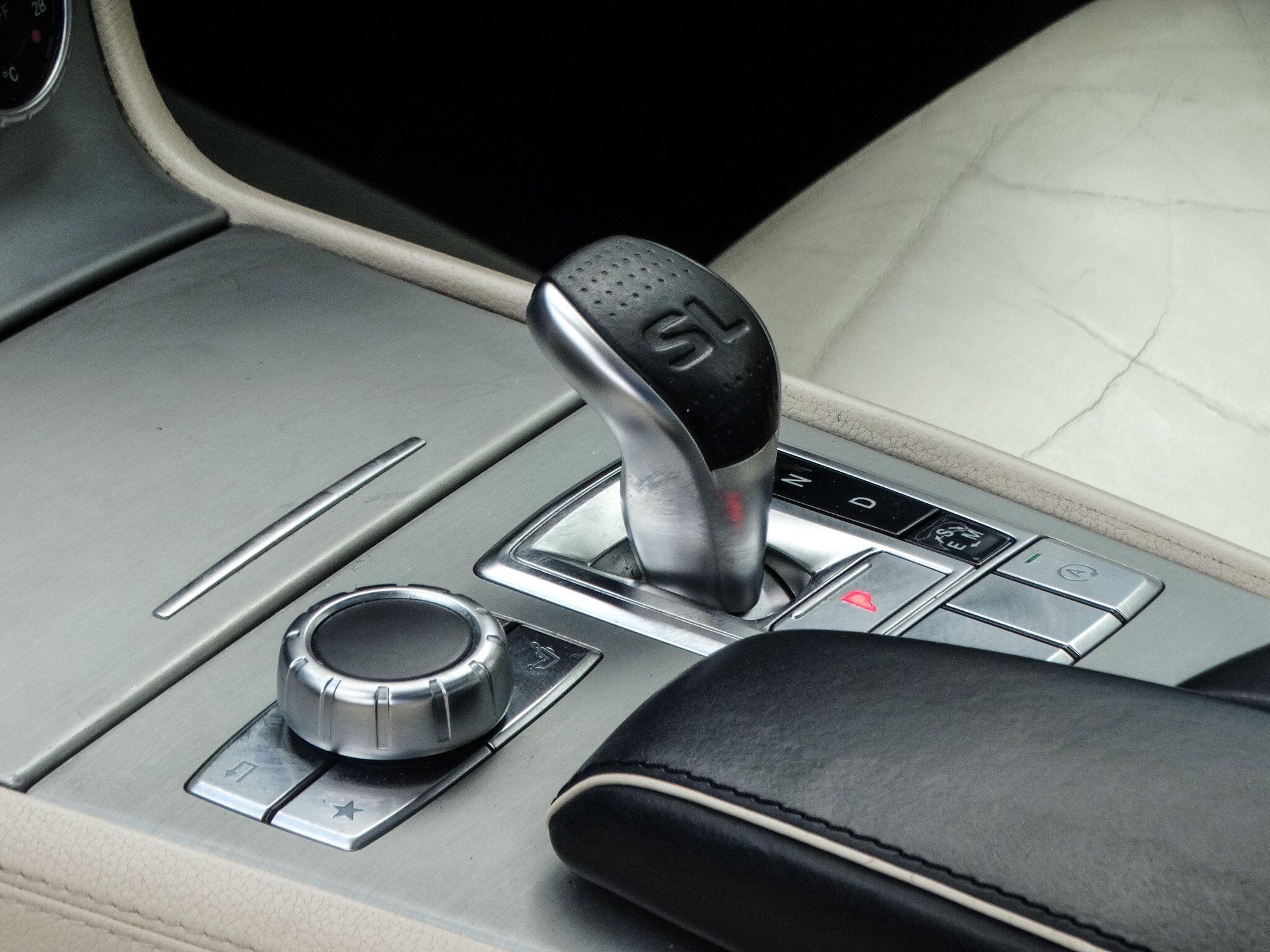 Mercedes-Benz SL view 19