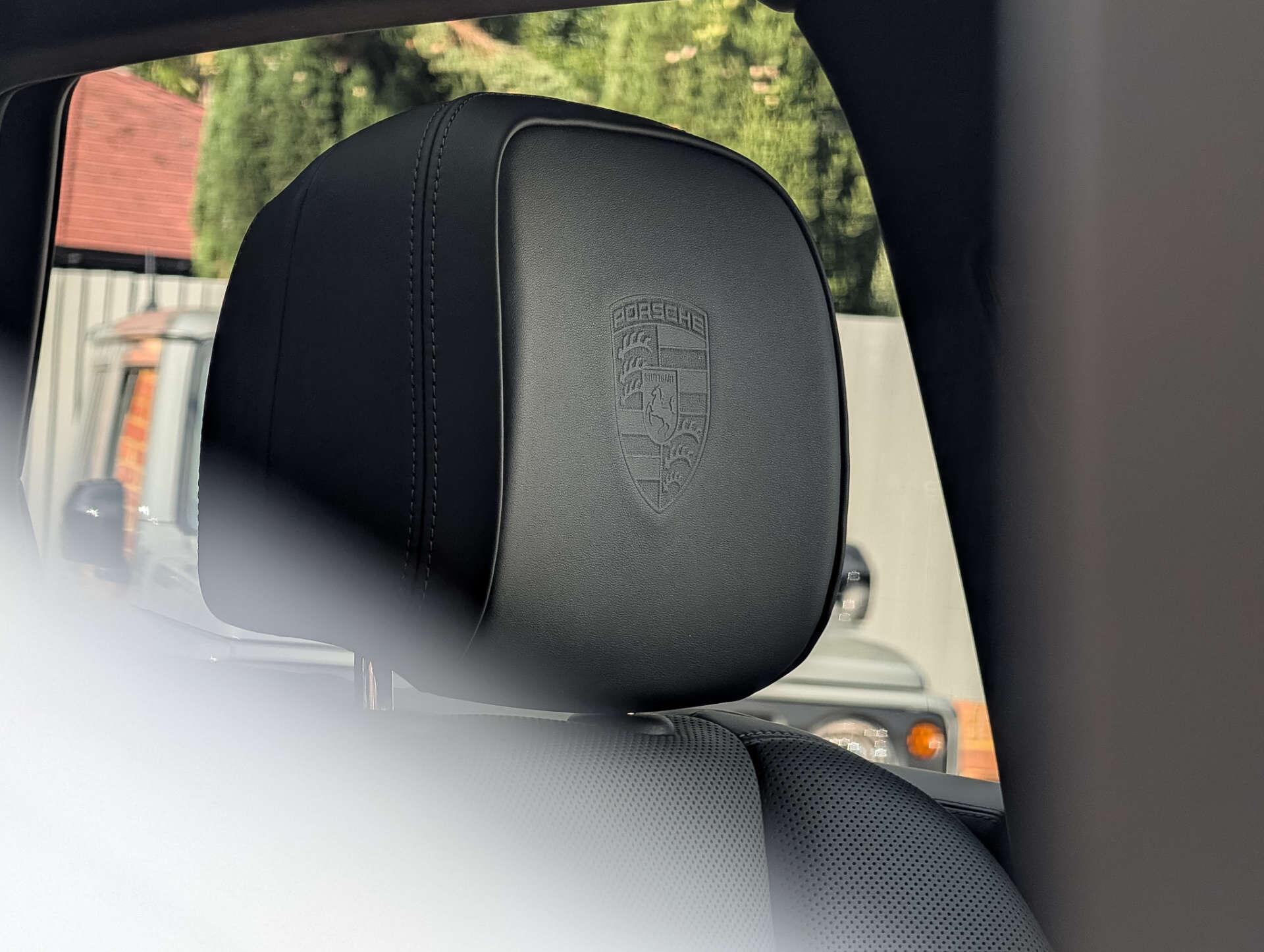 Porsche Macan view 27