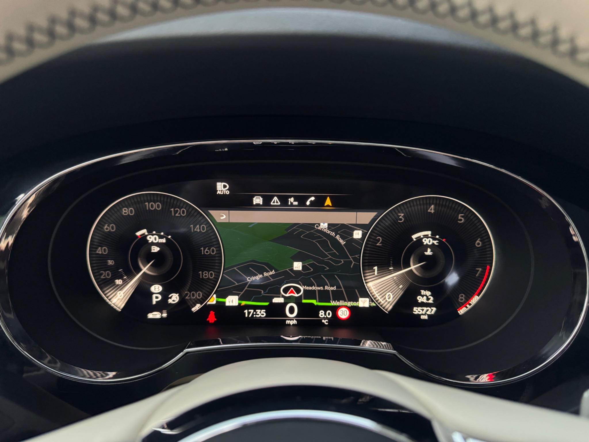 Bentley Bentayga view 50