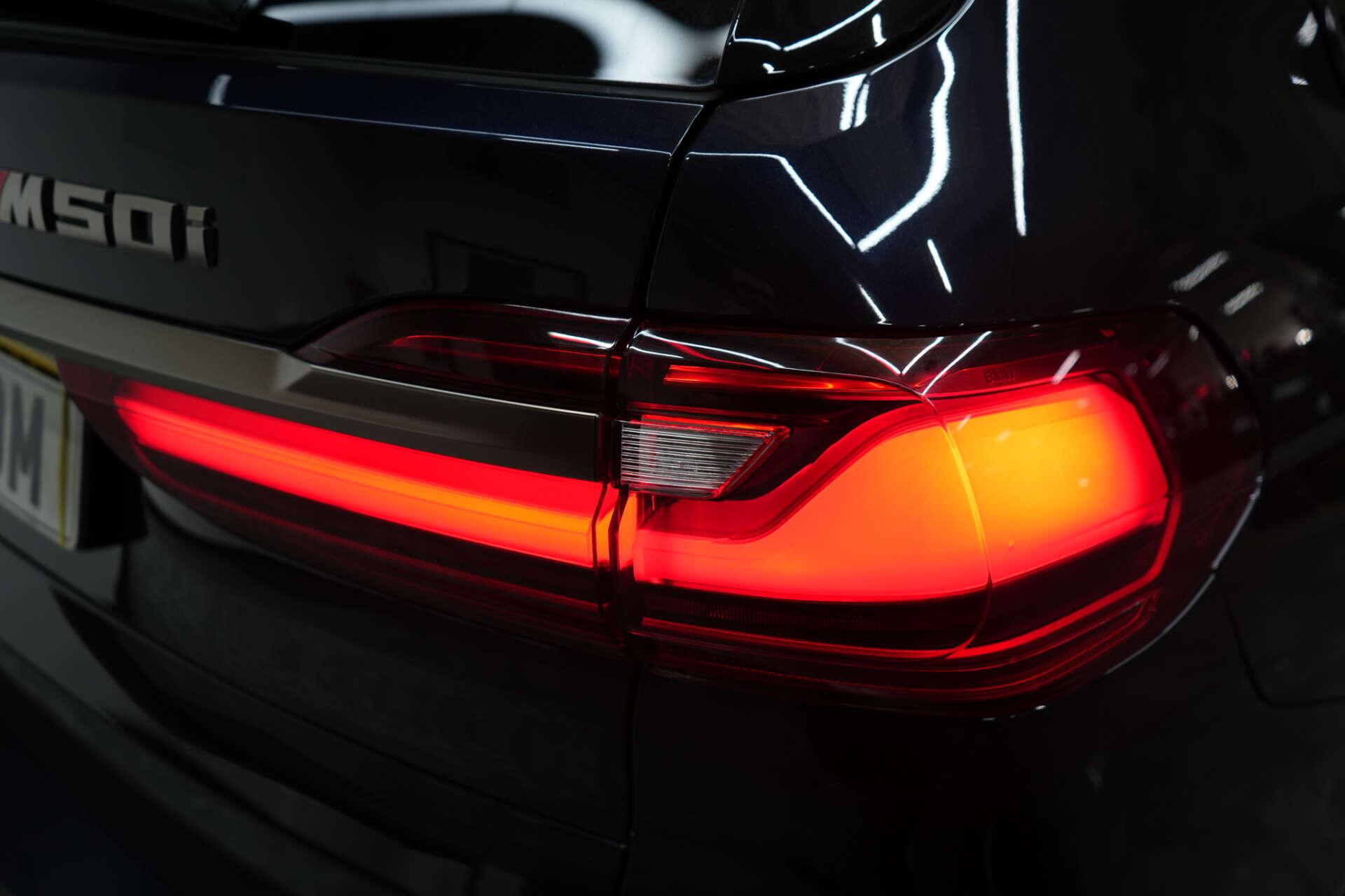 BMW X7 view 60