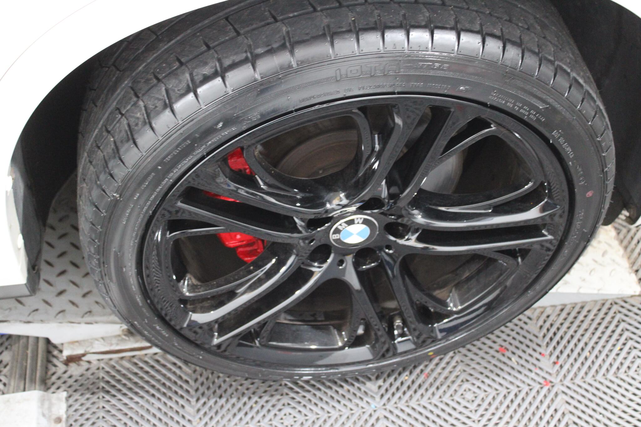 BMW X5 view 9